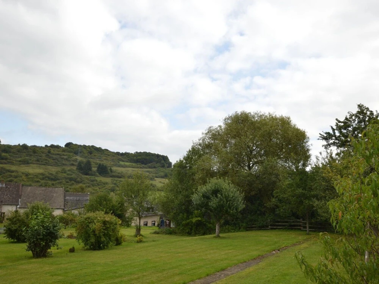 Cozy Holiday Home with Garden in Gees