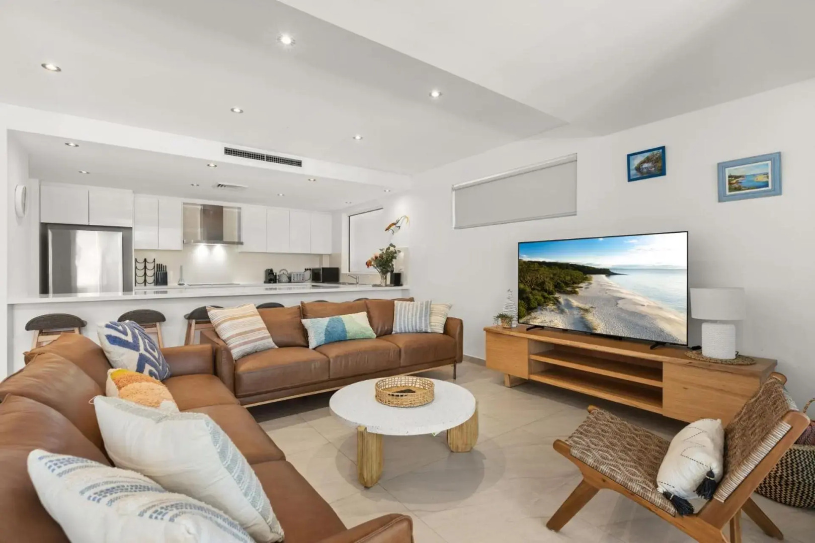 Large Outdoor Entertaining with Outdoor Kitchen and a 2 Minute Walk to Huskisson Beach