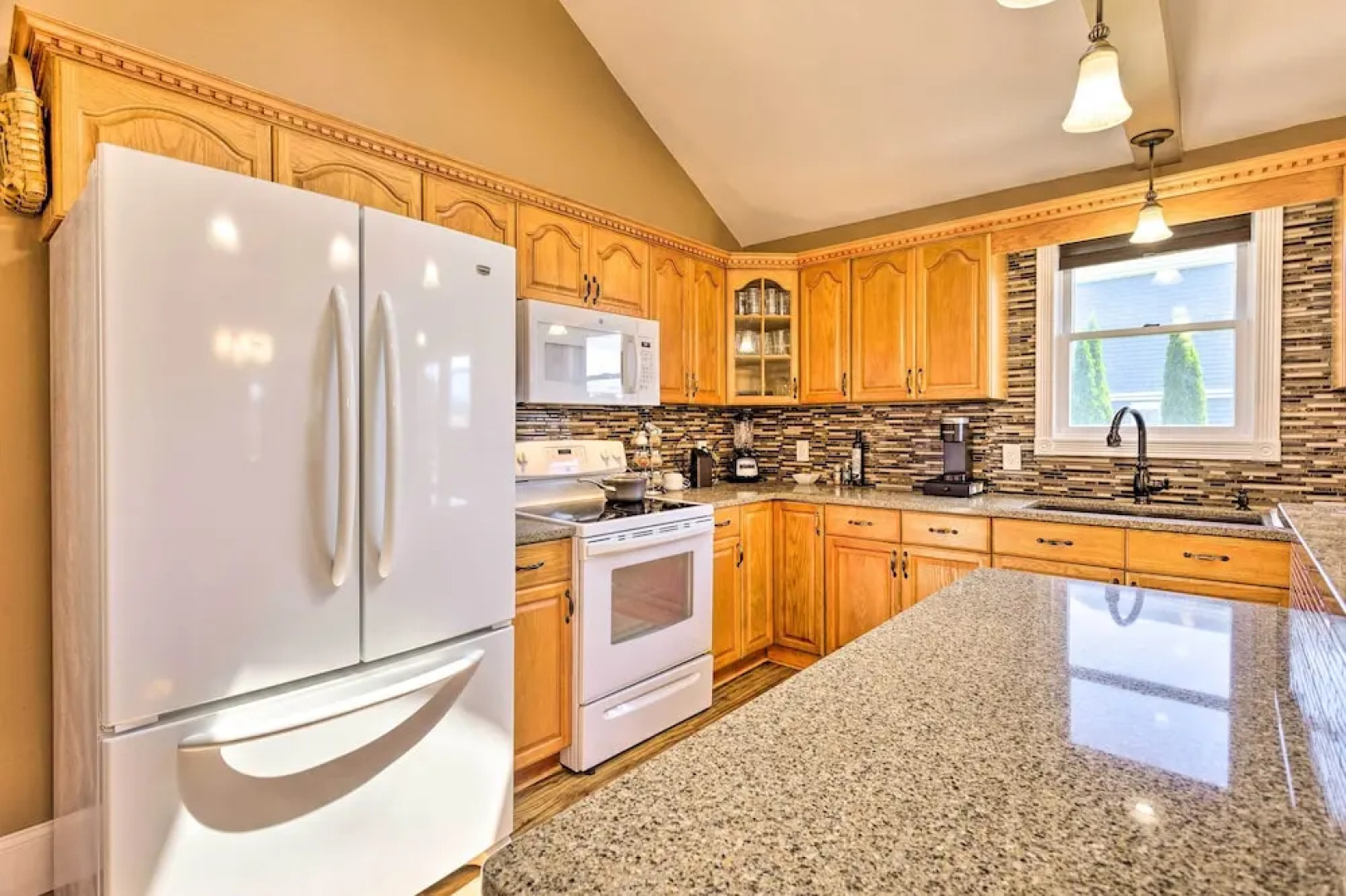 Coastal Abode w/ Beach Views, Walk to Beach & Bars