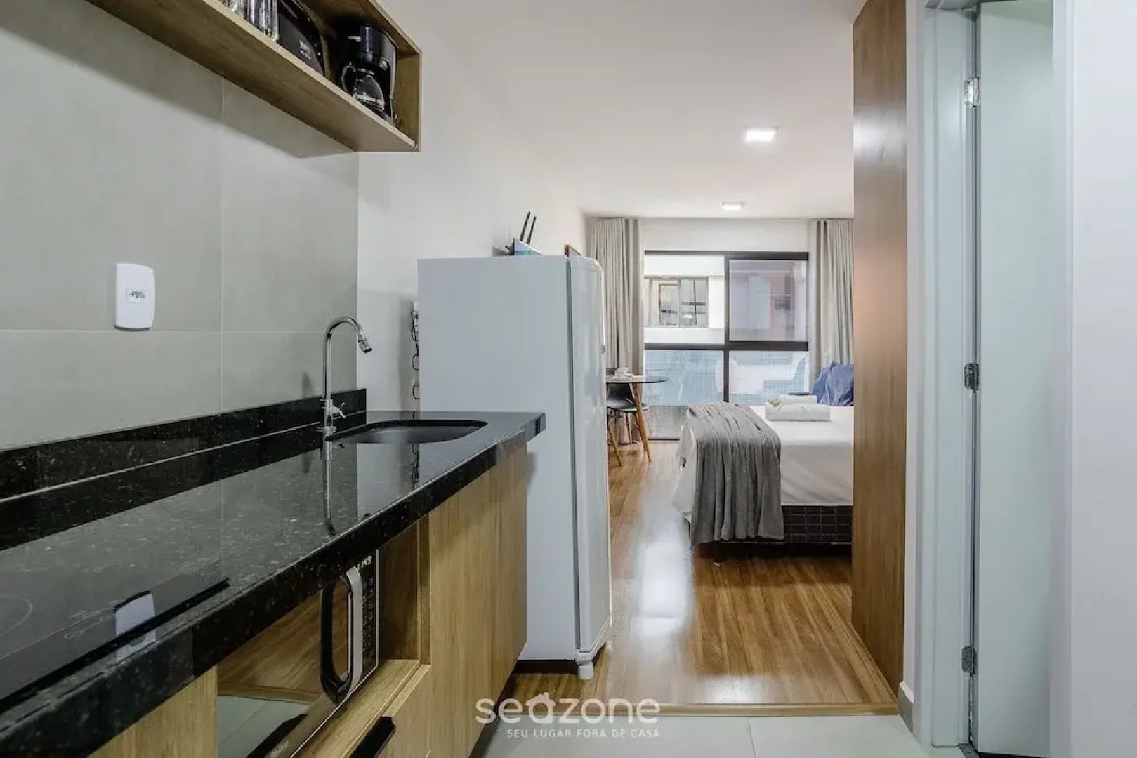 Modern Studio Near Downtown Pgo301