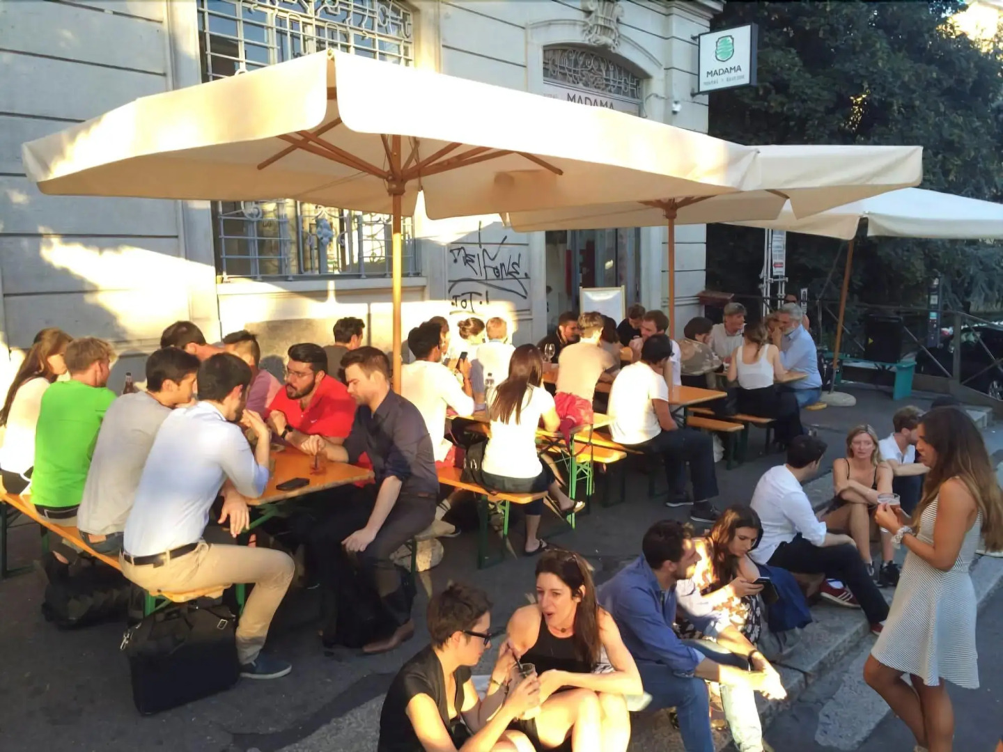 Madama Hostel & Bistrot