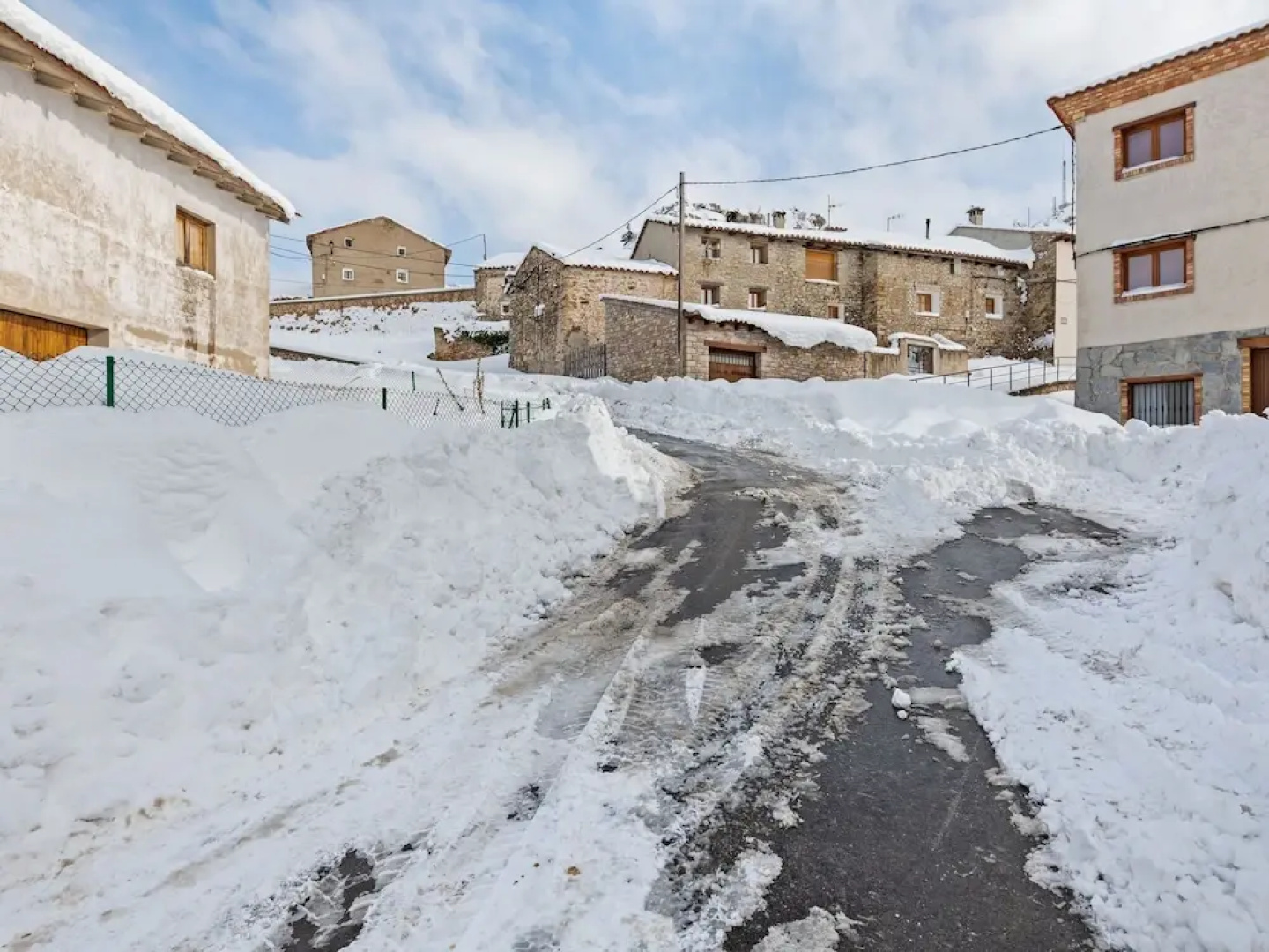 Turistic Apartment in Gudar for Holidays