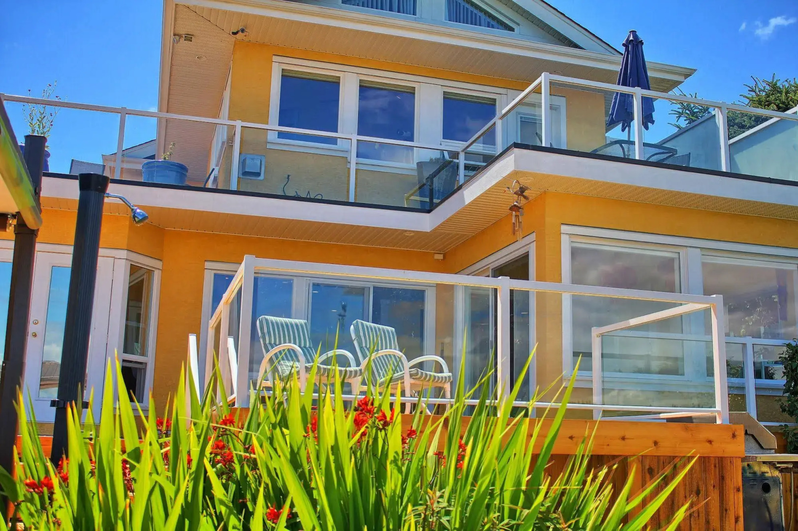 Birds of a Feather Victoria Oceanfront Studio Suites