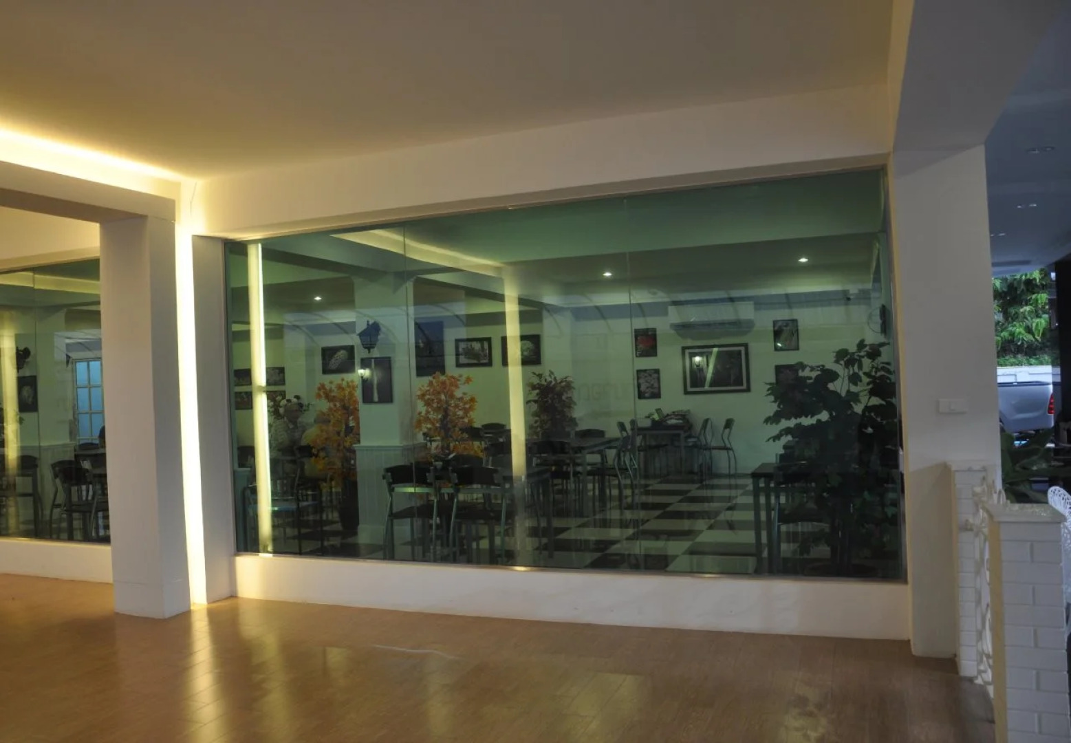 Gallery Lake View Hotel