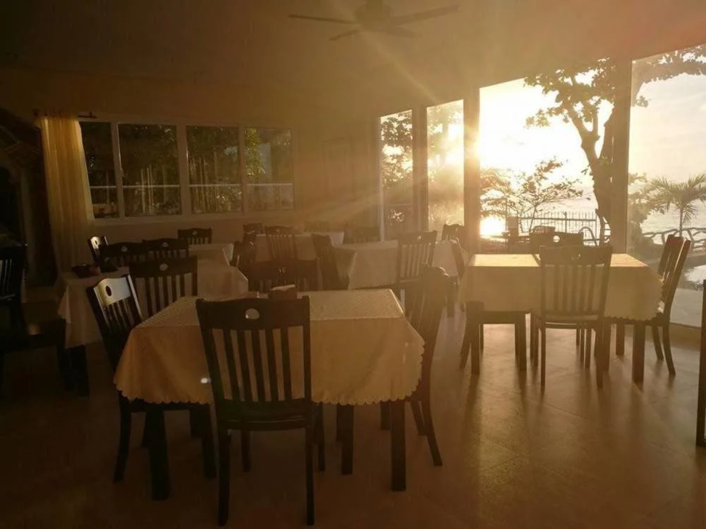 Paradiso Rito Waterfront Oasis