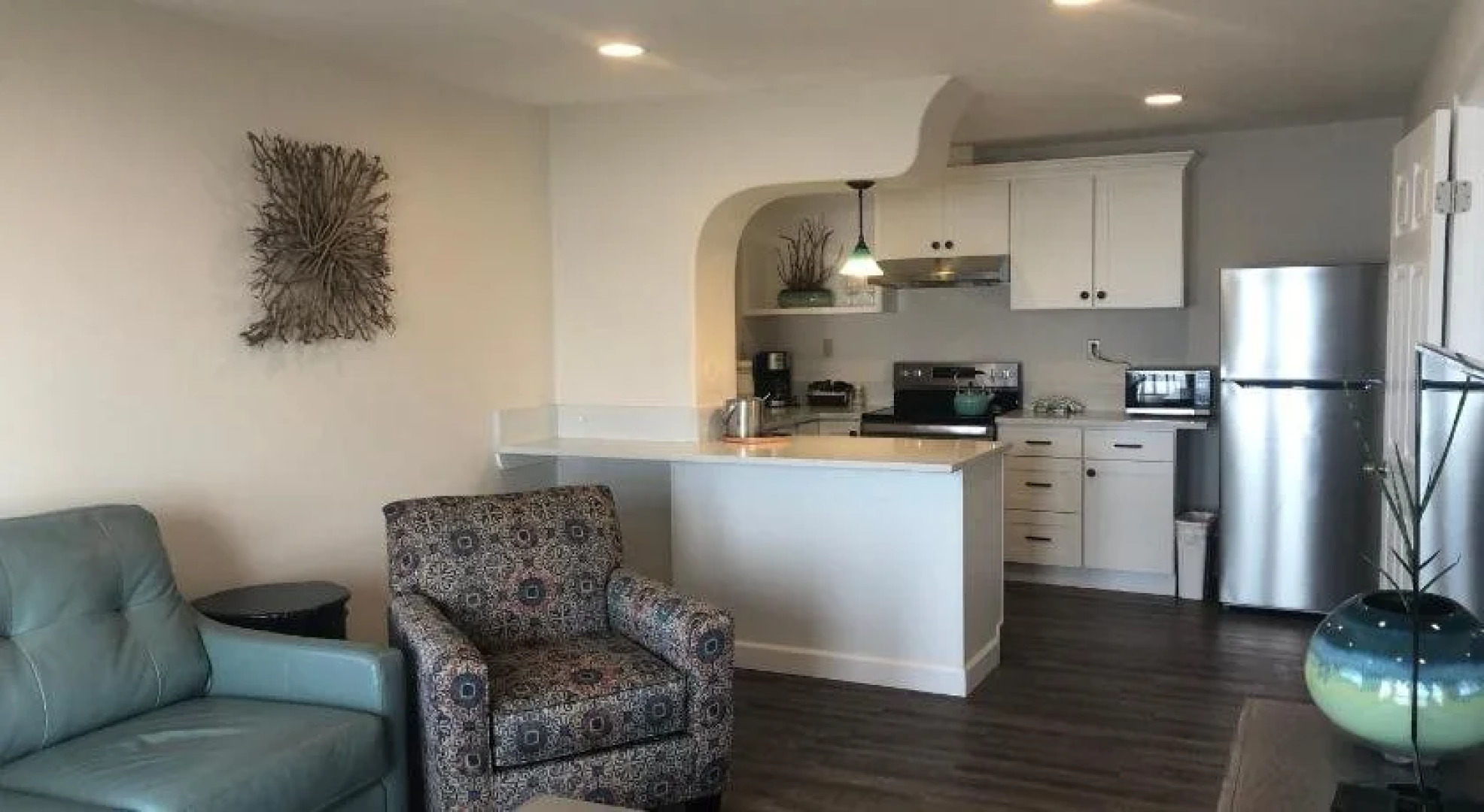 Sailor Jack's Oceanfront Inn