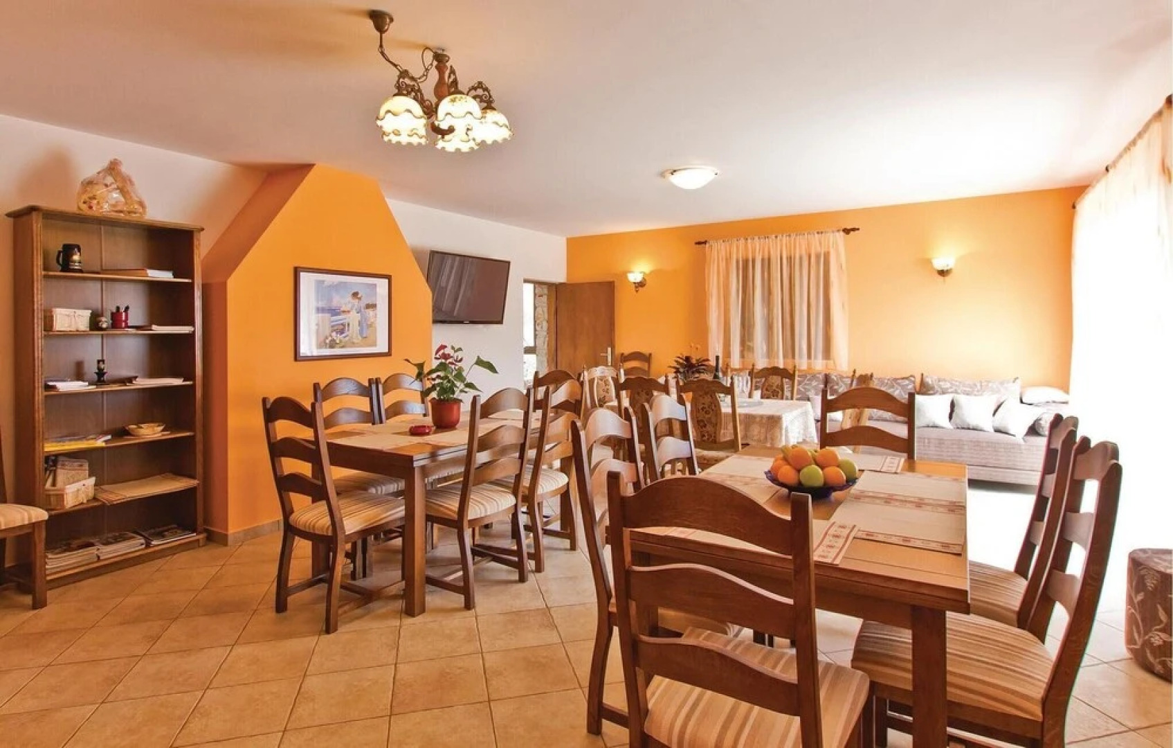 Awesome Home in Visnjan with Hot Tub, Sauna & WiFi