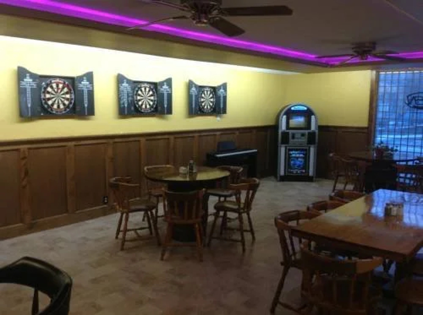 Loyalist Inn & Suites