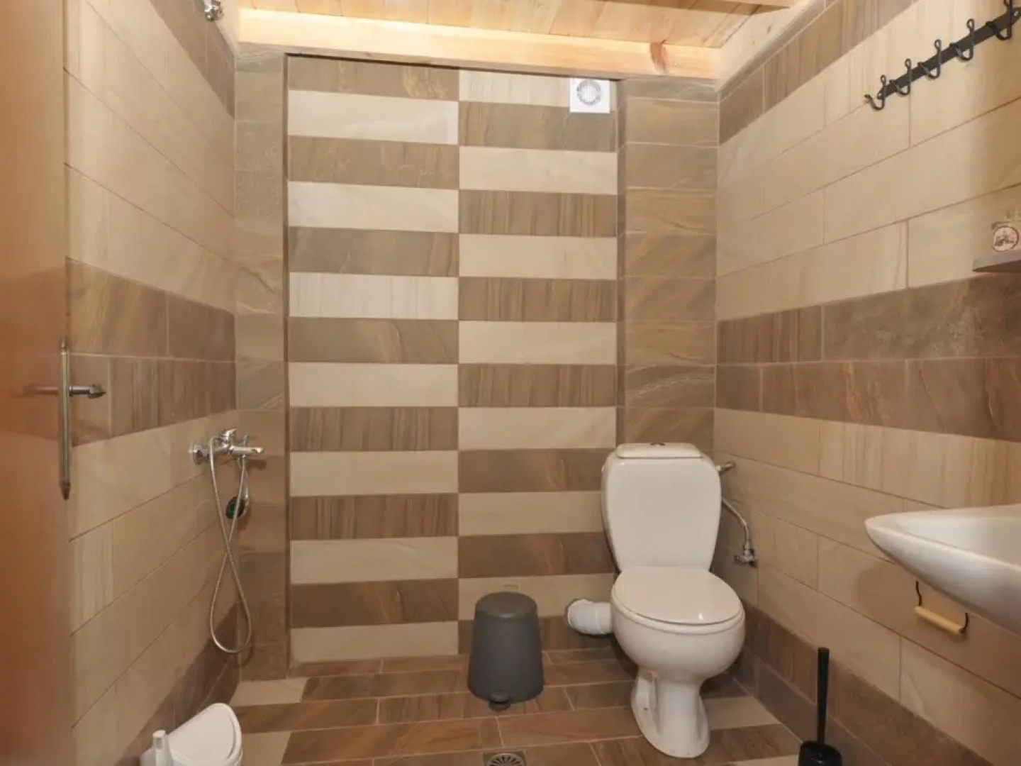 Frezia Maisonette by Travelpro Services