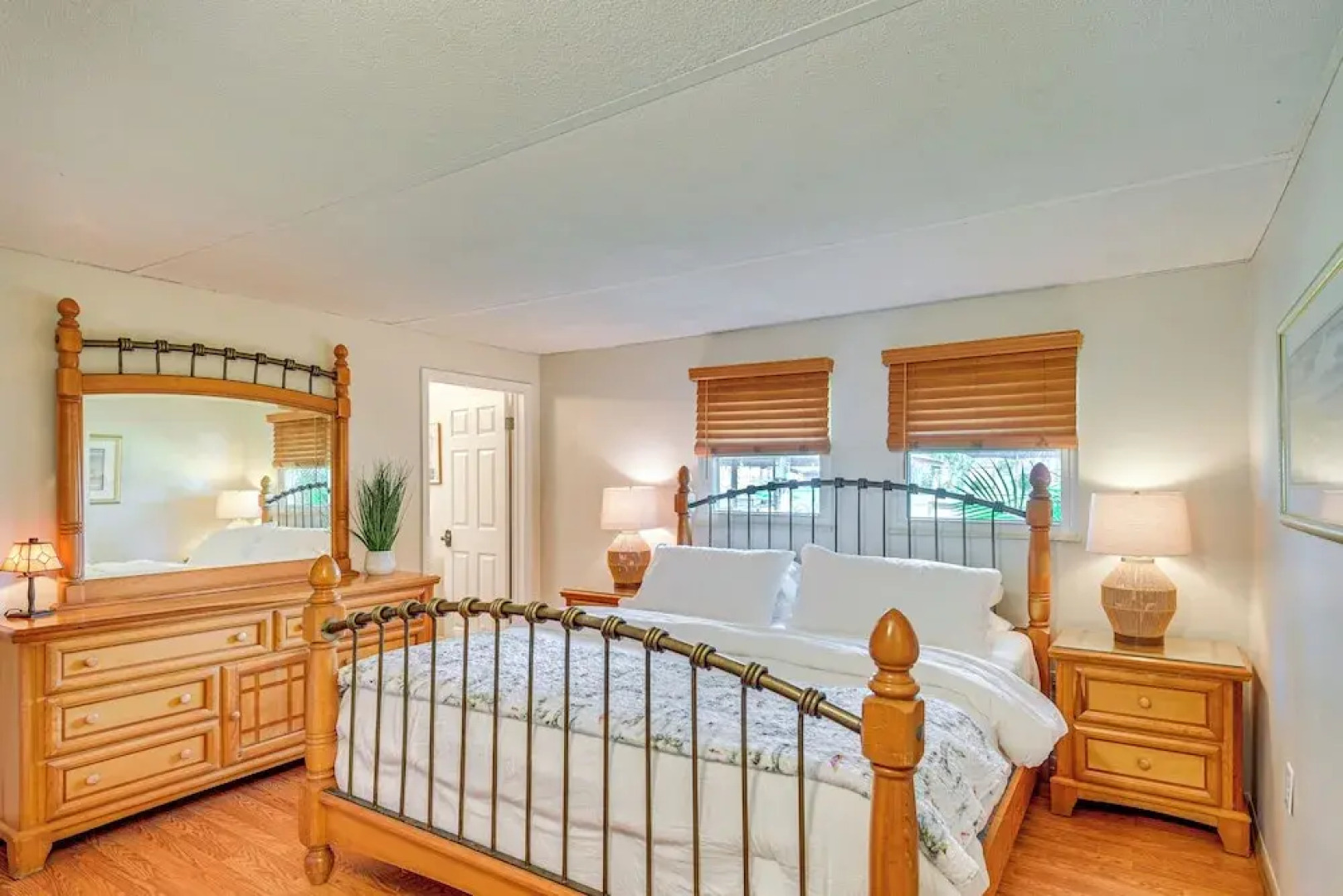 Riverside Retreat w/ Boat Dock in Sunny Astor!