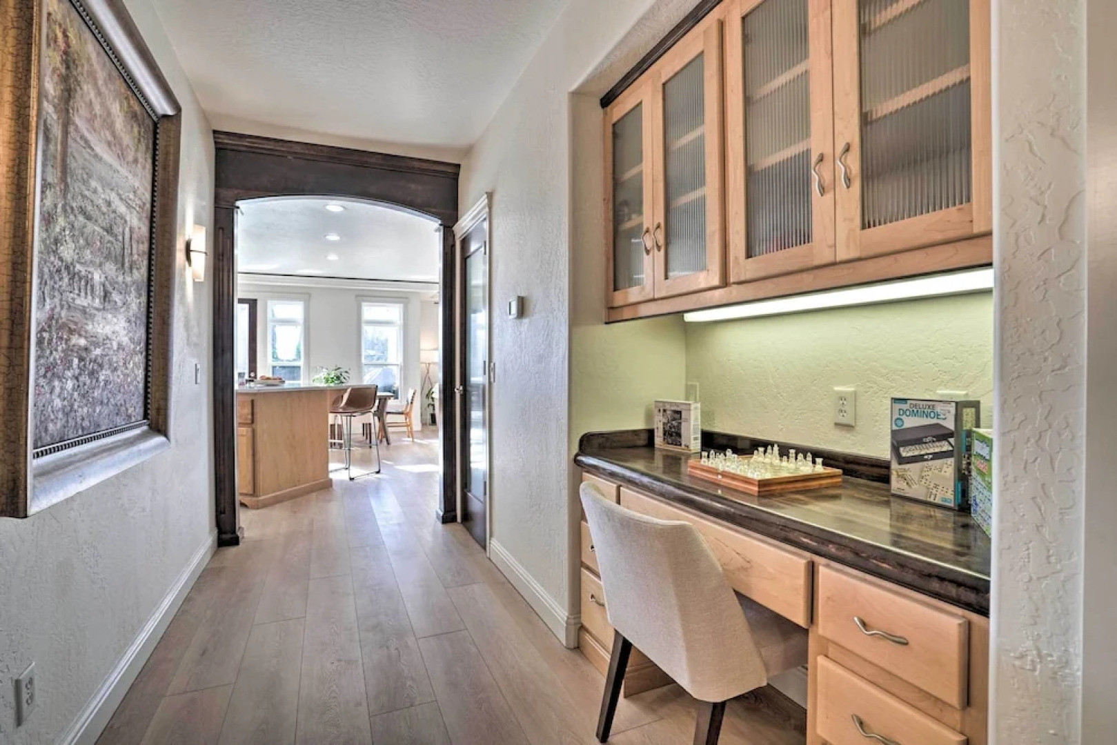 Luxe Getaway w/ Riverfront Views in Grants Pass!