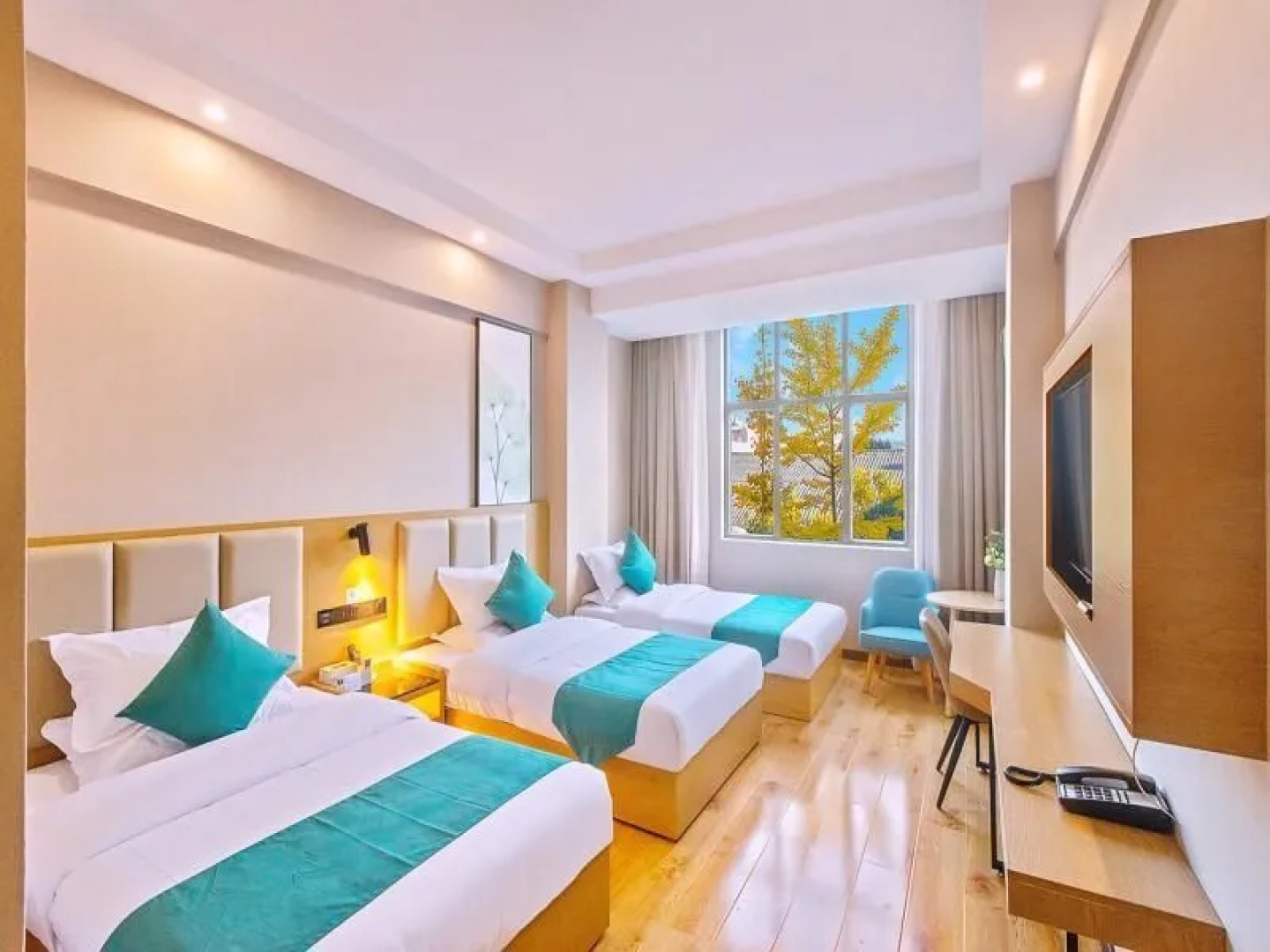 Green Tree Inn Tengchong Rehai Hot Spring Airport