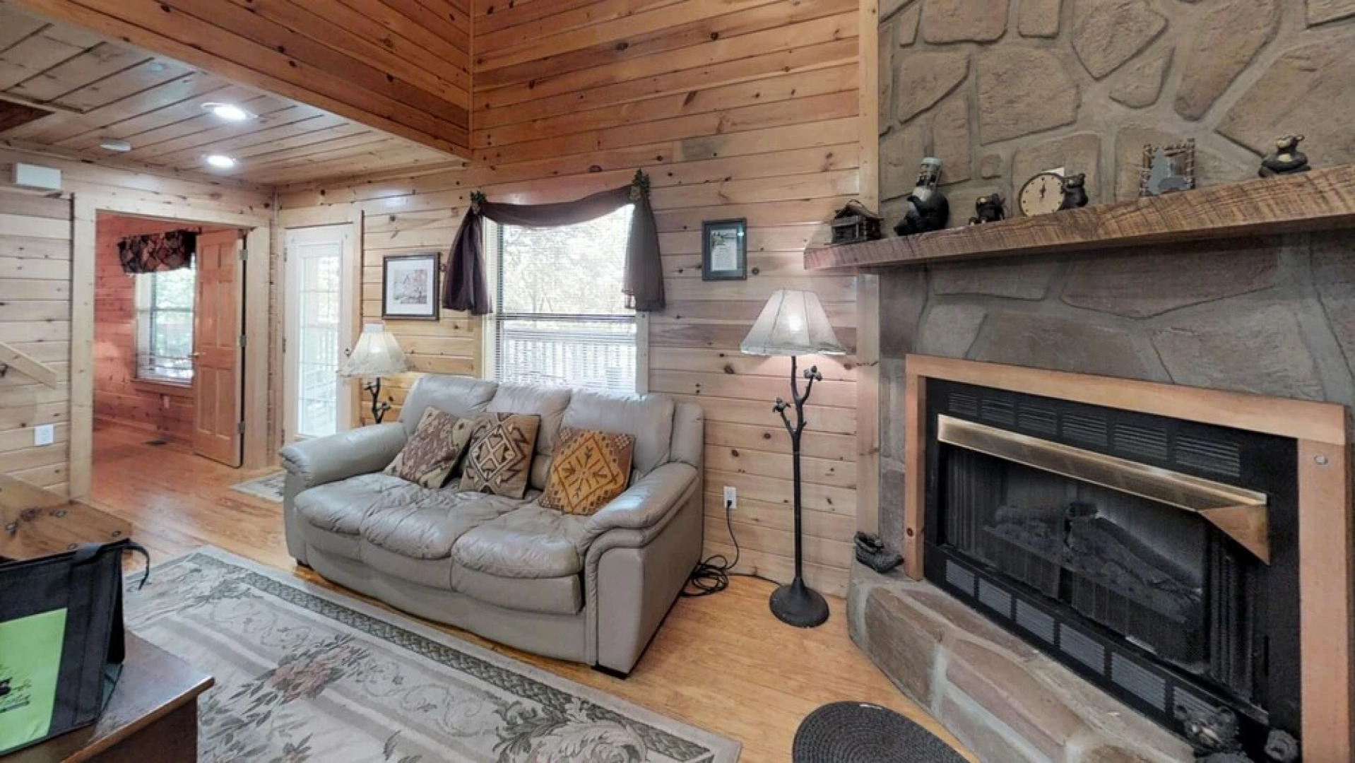 Bearly Visible - 2 Br Cabin