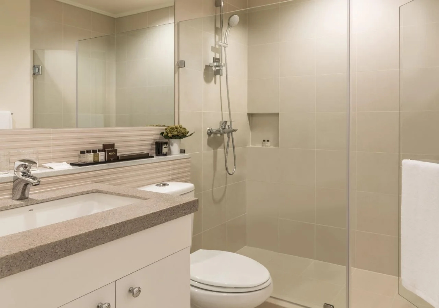 树林阿鲁加酒店(Aruga at The Grove)