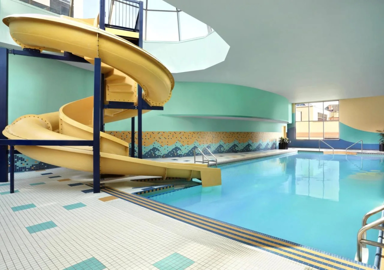 Sheraton Suites Calgary Eau Claire