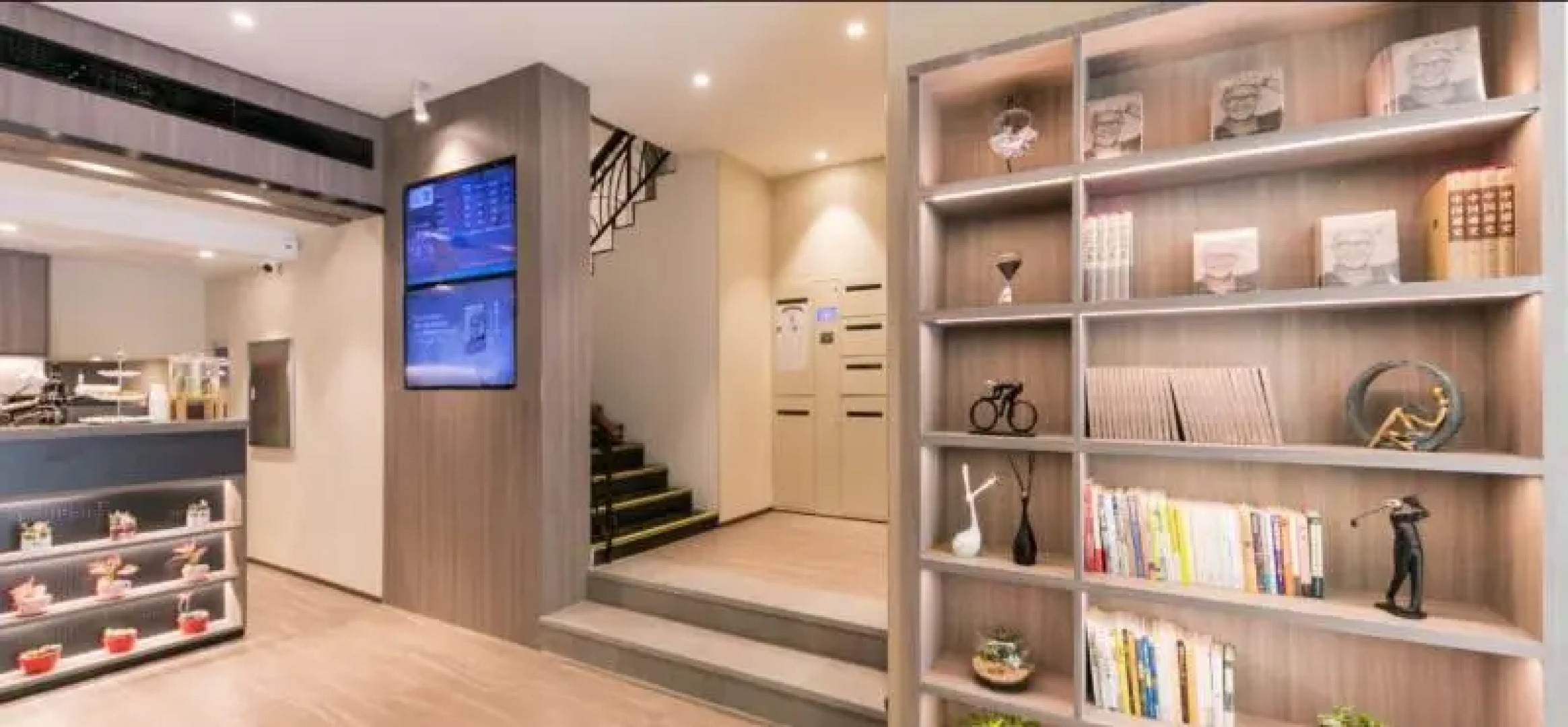 Hanting Hotel (Shanghai Zhongshan Park Metro Stat)