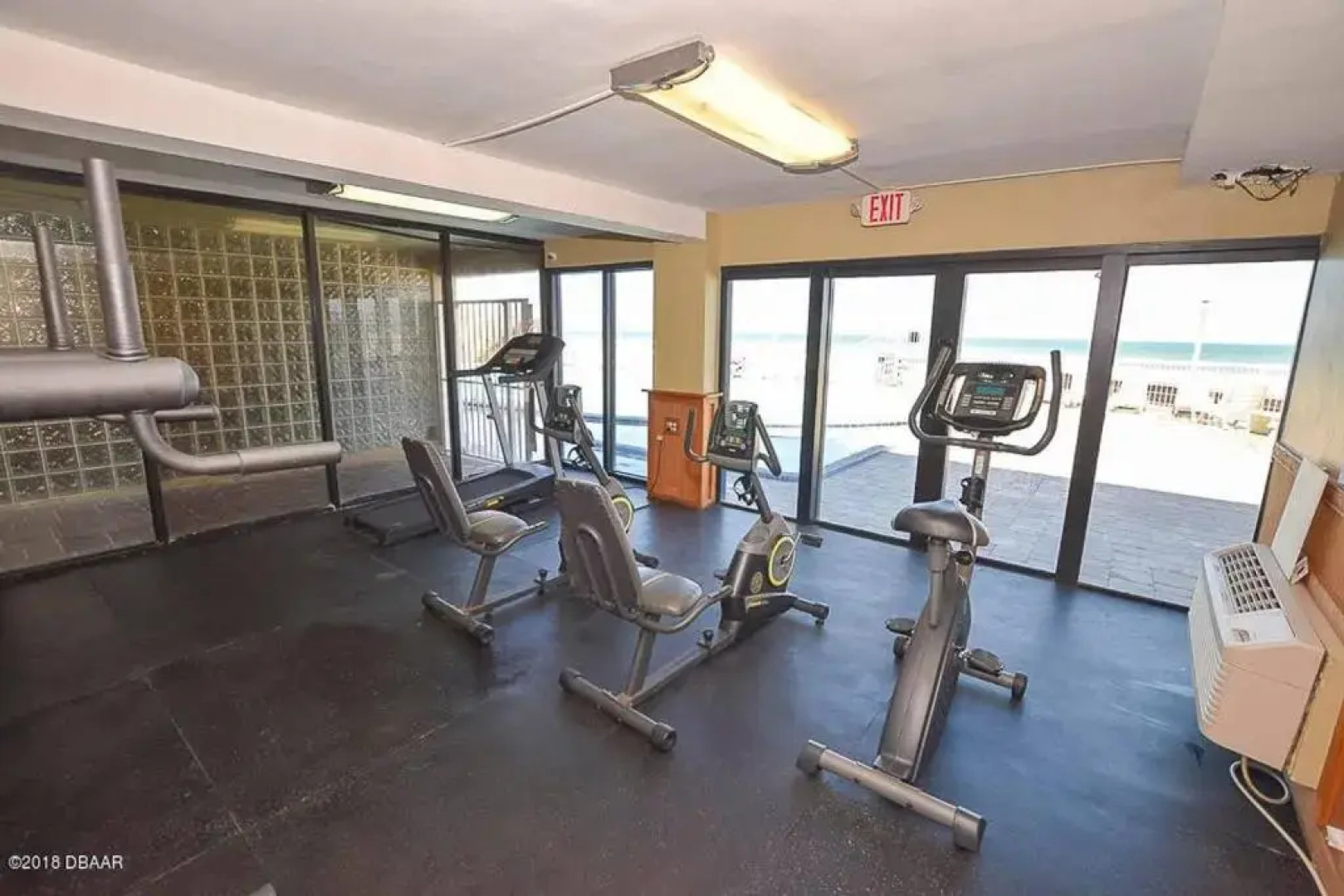 Pirates Cove Resort Studios