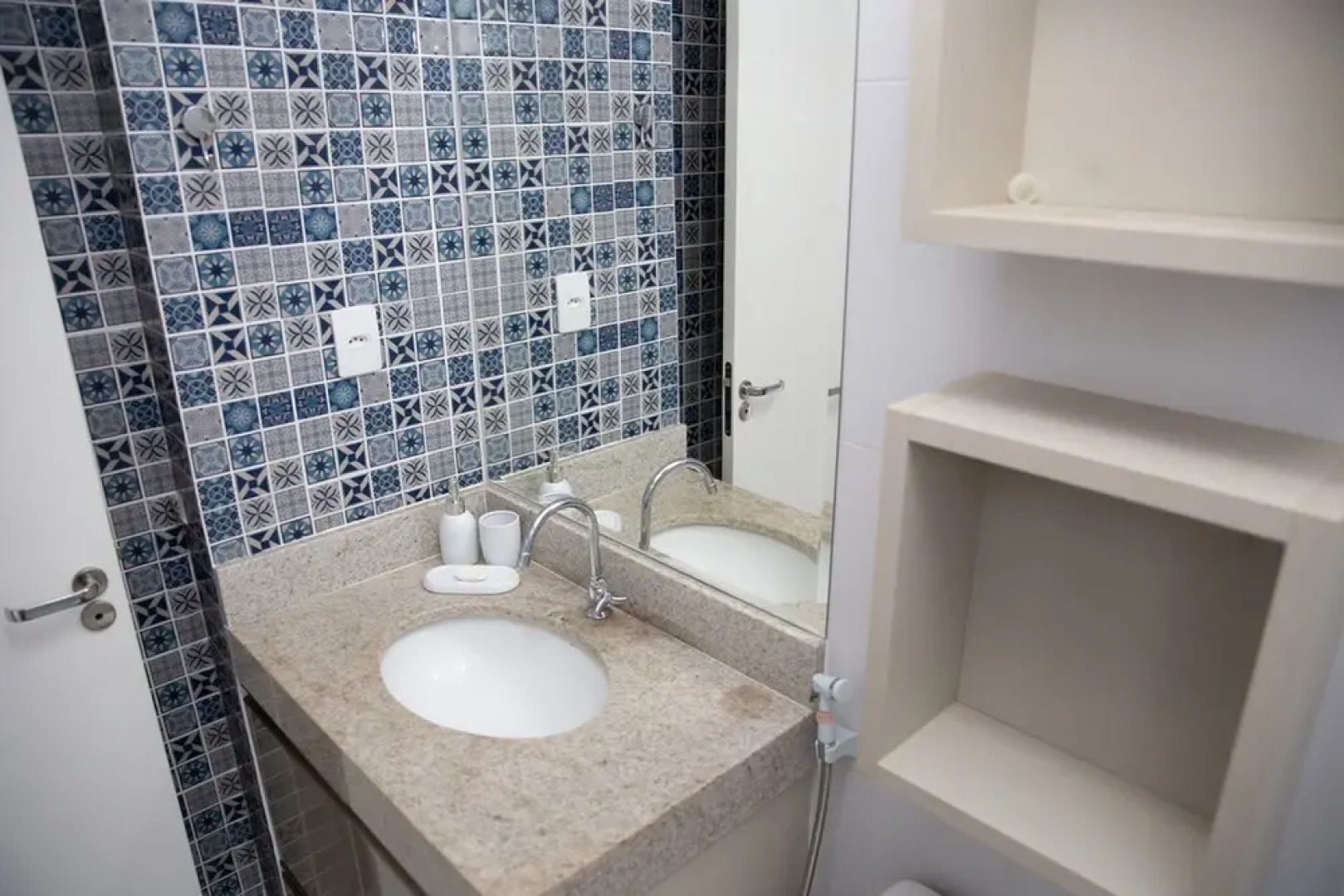 Apto Moderno pr Ximo Praia de Itaparica ES