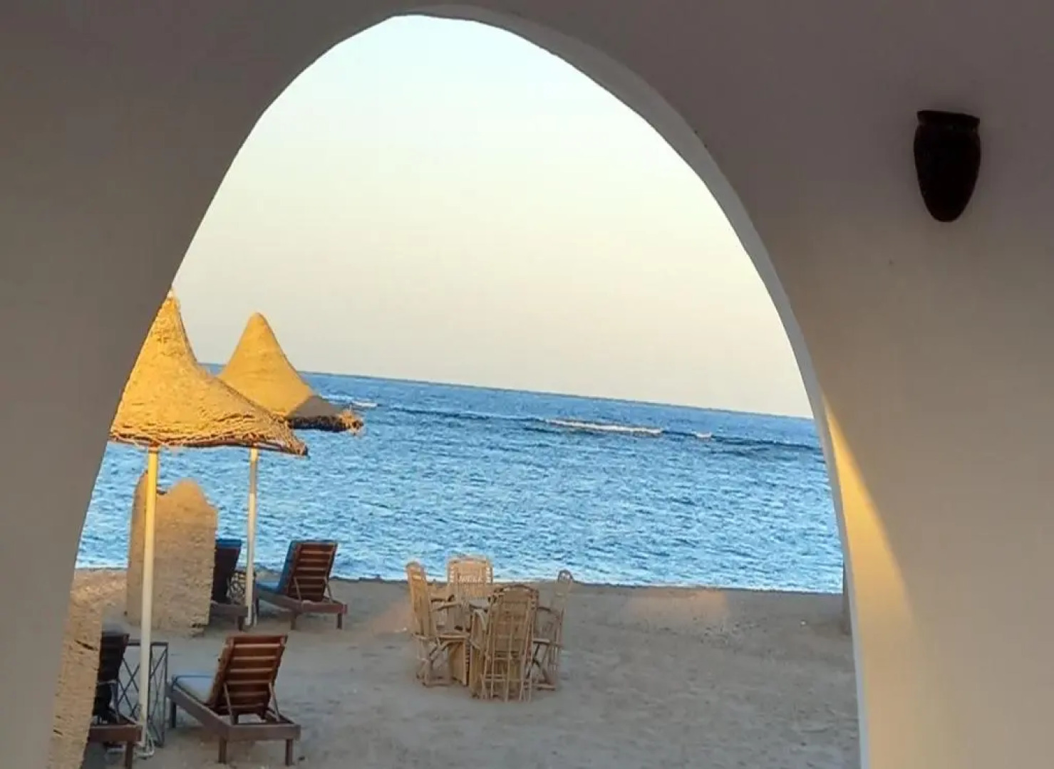 Dolphin Continental Hotel