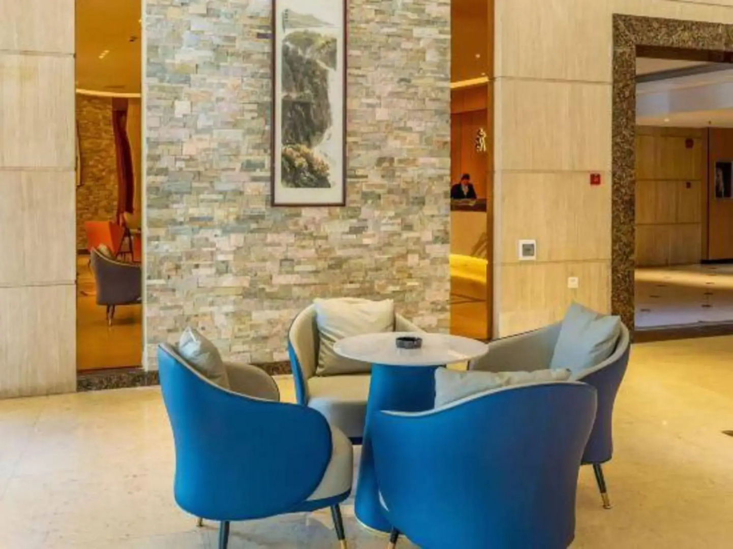 Changhong  Business Hotel