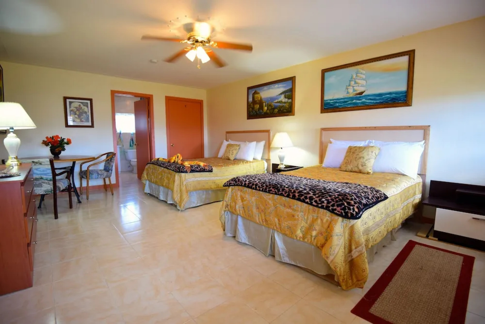 Chester's Highway Inn Bone Fish Lodge