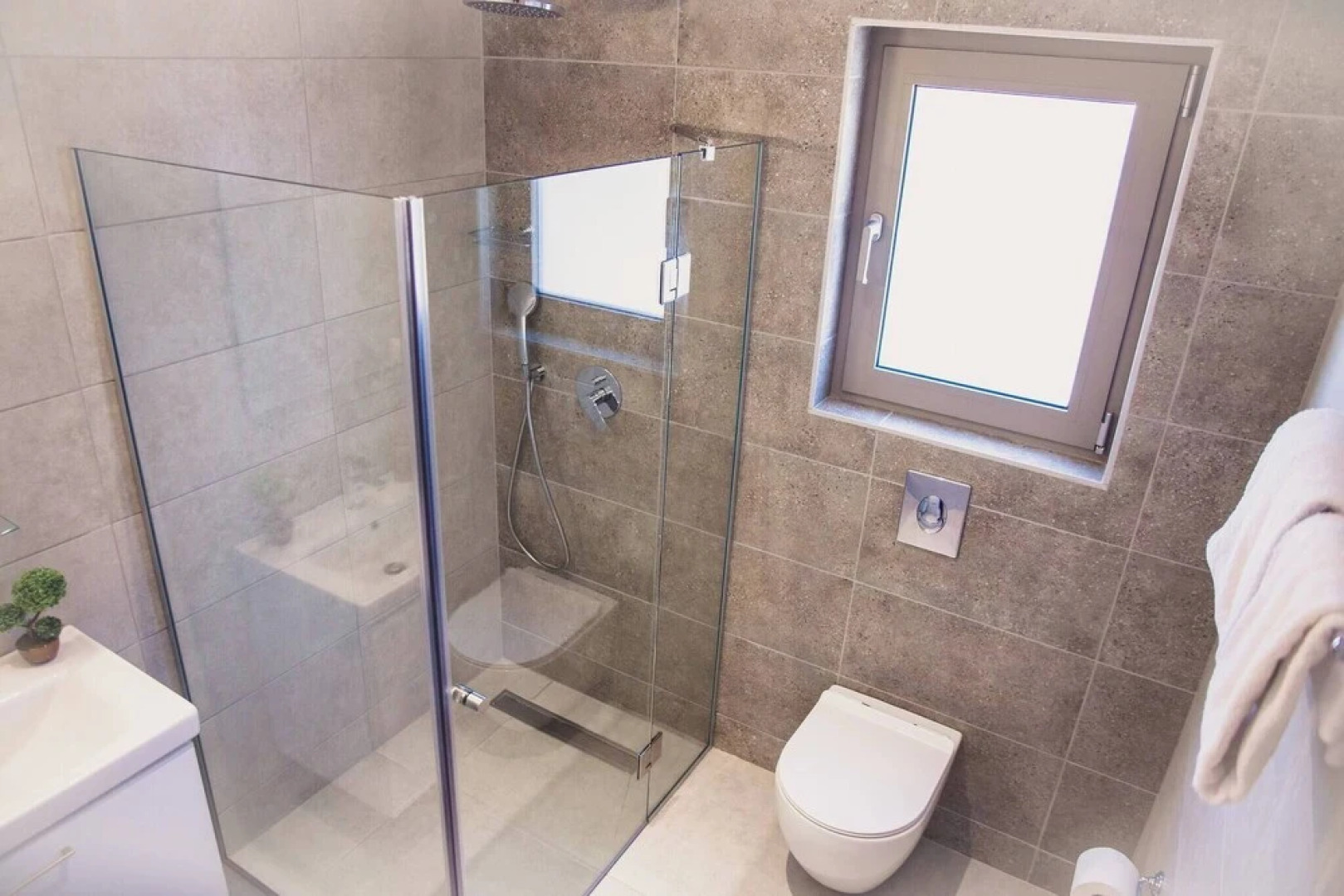 Starlight Villa Guro - 4bd, 4ba, 4min To Beach