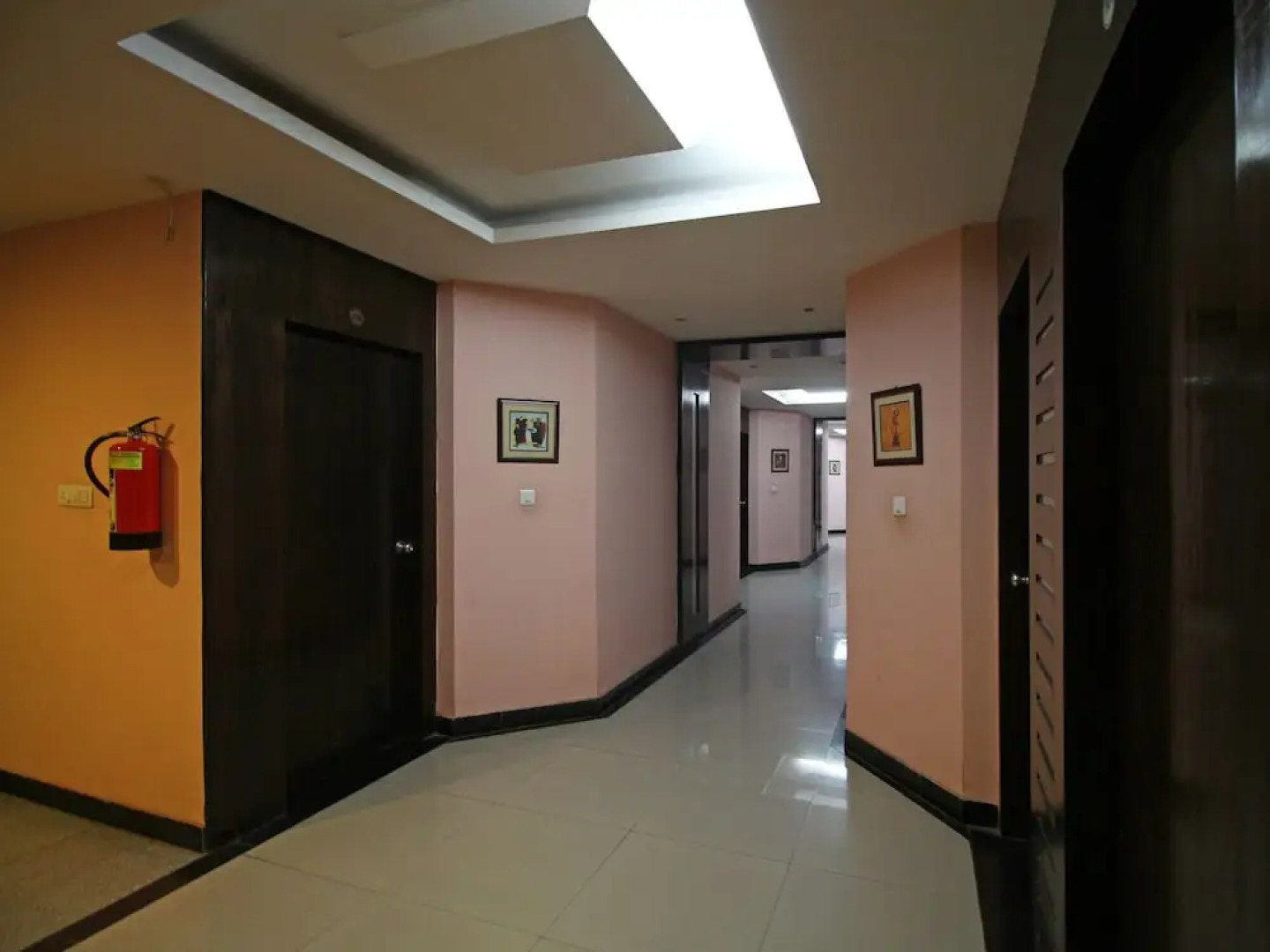 Hotel Center Point by OYO Rooms