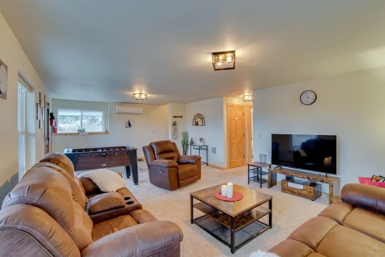 Cabin w/ Hot Tub & Fire Pit: 2 Mi to Cle Elum Lake