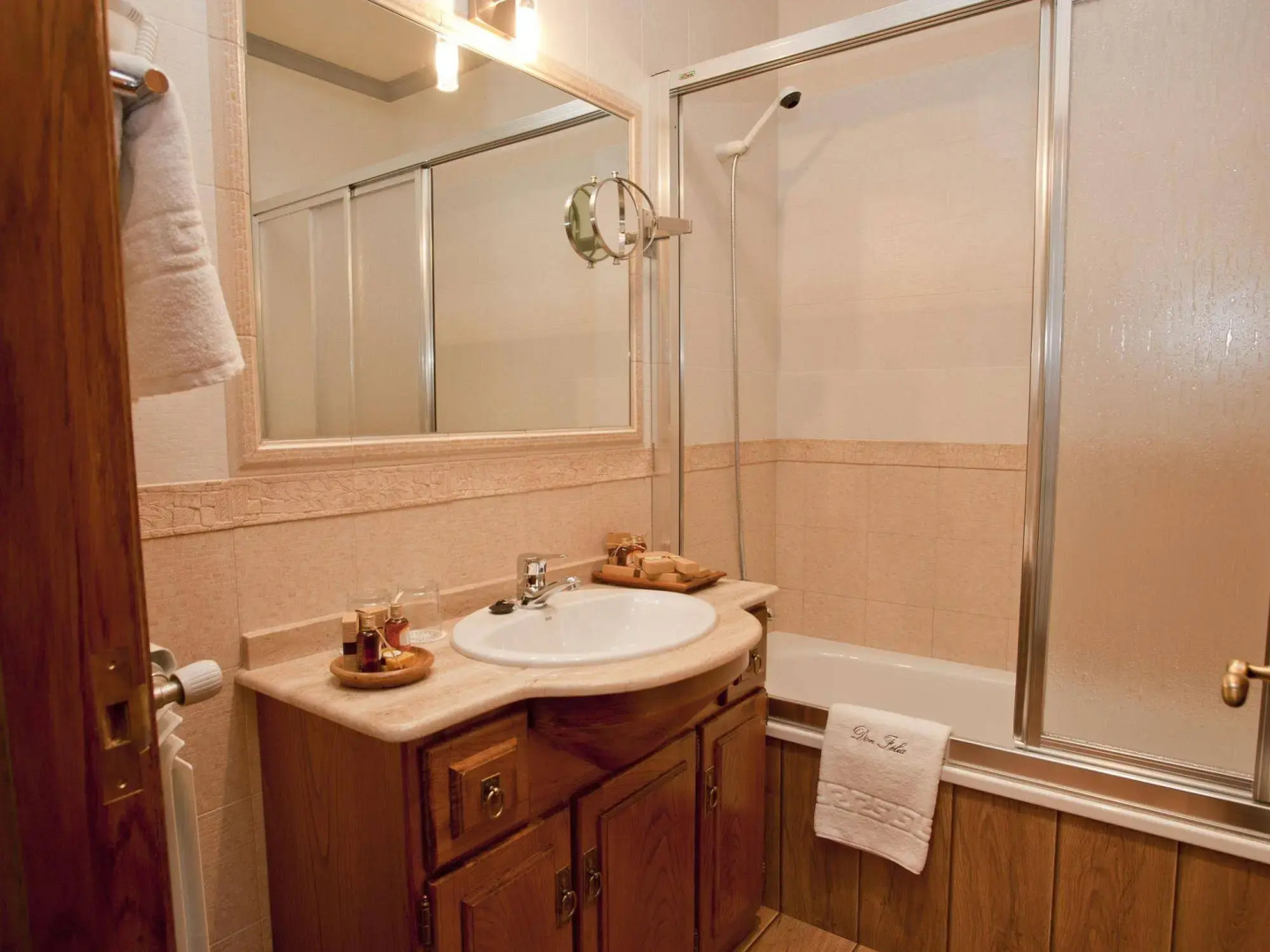 Don Felix Hotel y Restaurante