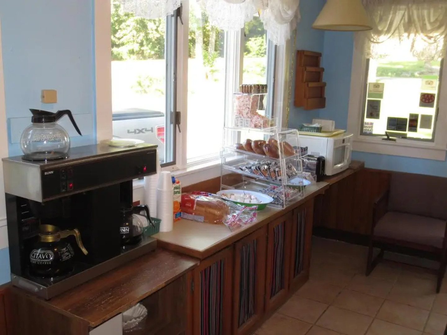 Hickory Grove Motor Inn