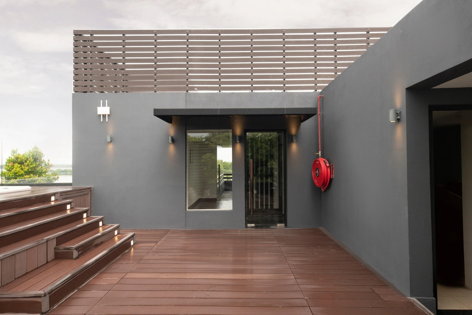 DoubleTree by Hilton Weerawila Rajawarna Resort