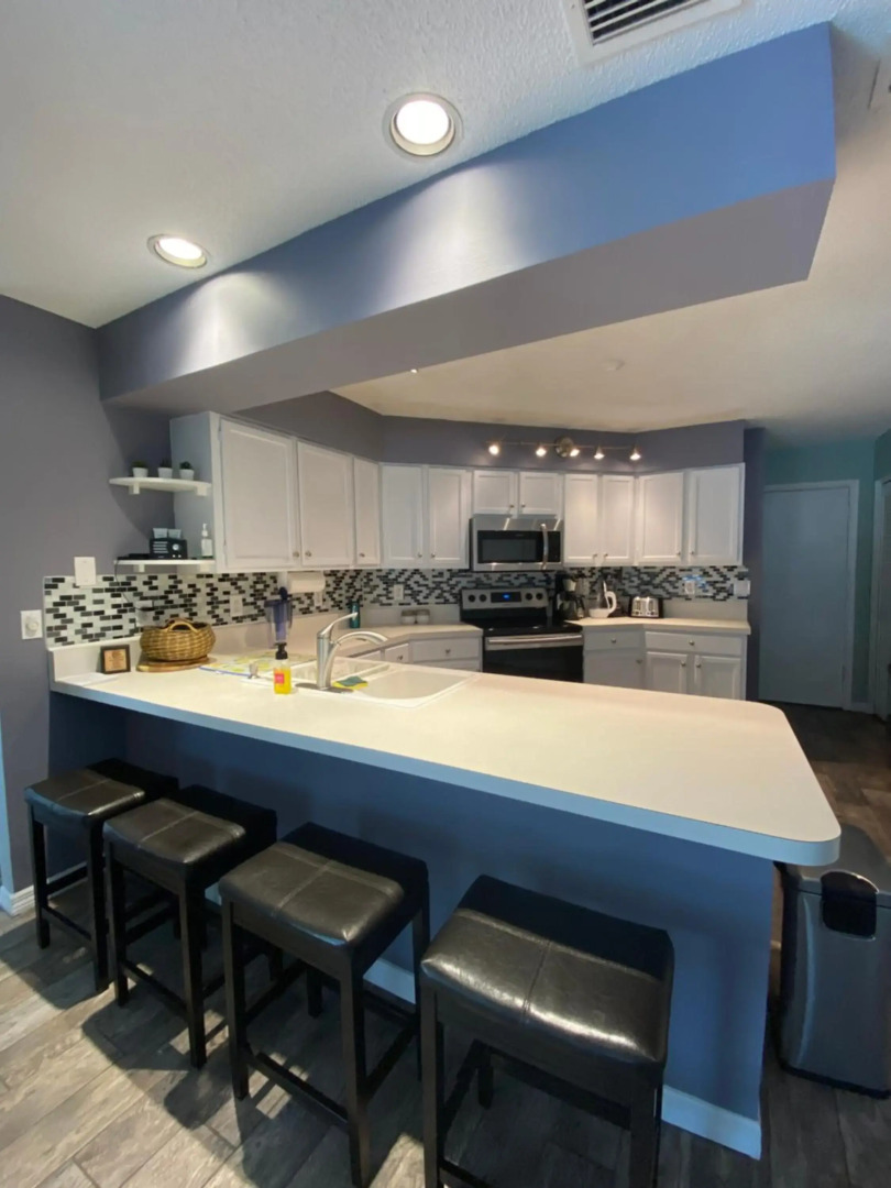 3 bedrooms house with private, heated pool 8 miles to Siesta Key Beach,