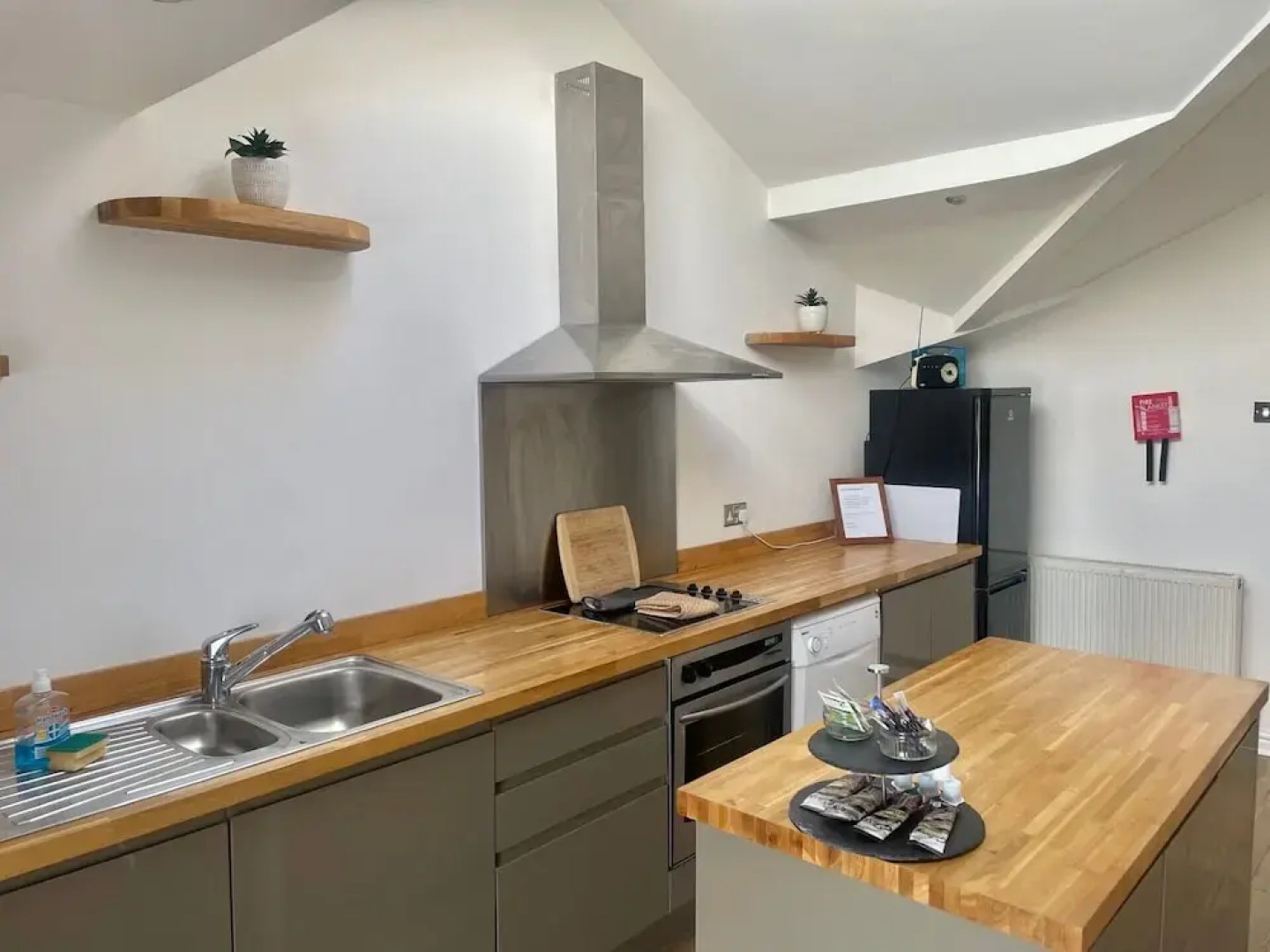 Beach House - Penthouse 3 Bed Apartment