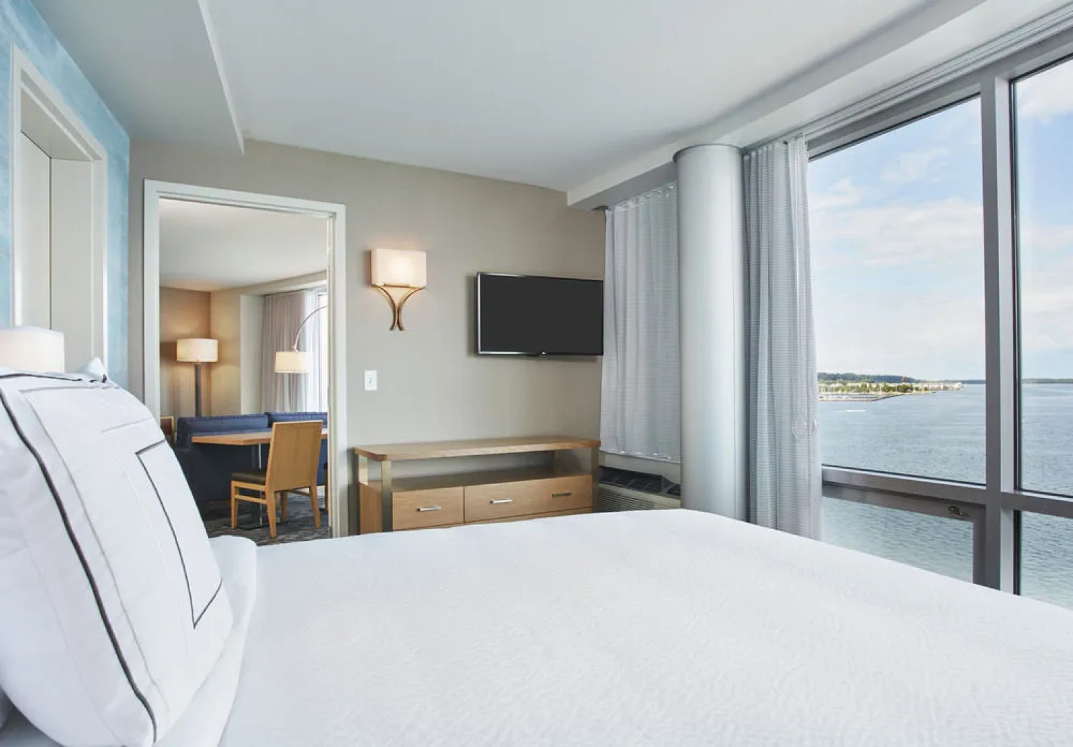 Courtyard Erie Bayfront