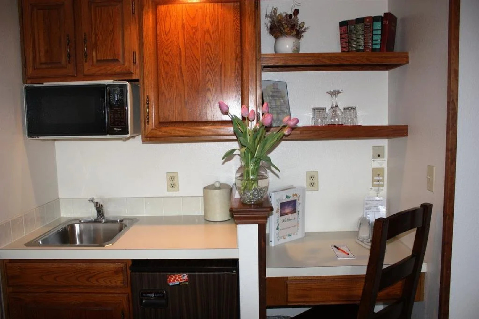 Lookout Inn GuestHouse and Suites