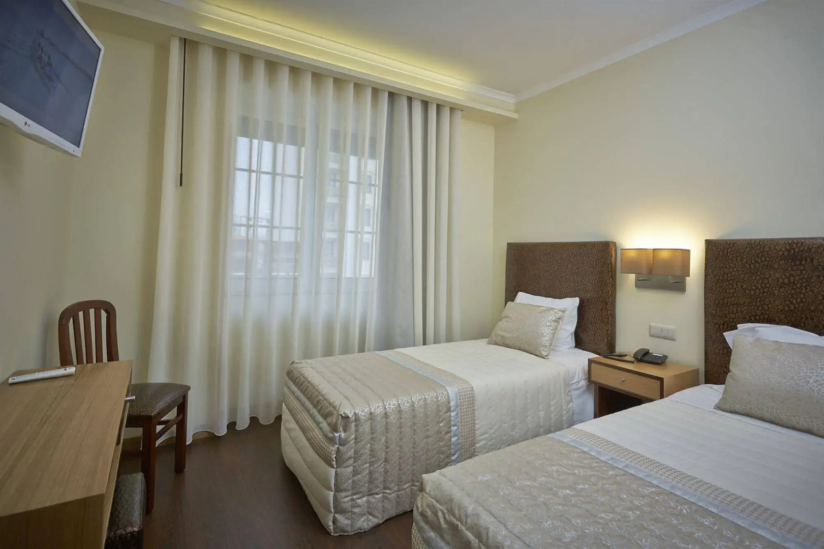 Welcome In - Suites & Hostel