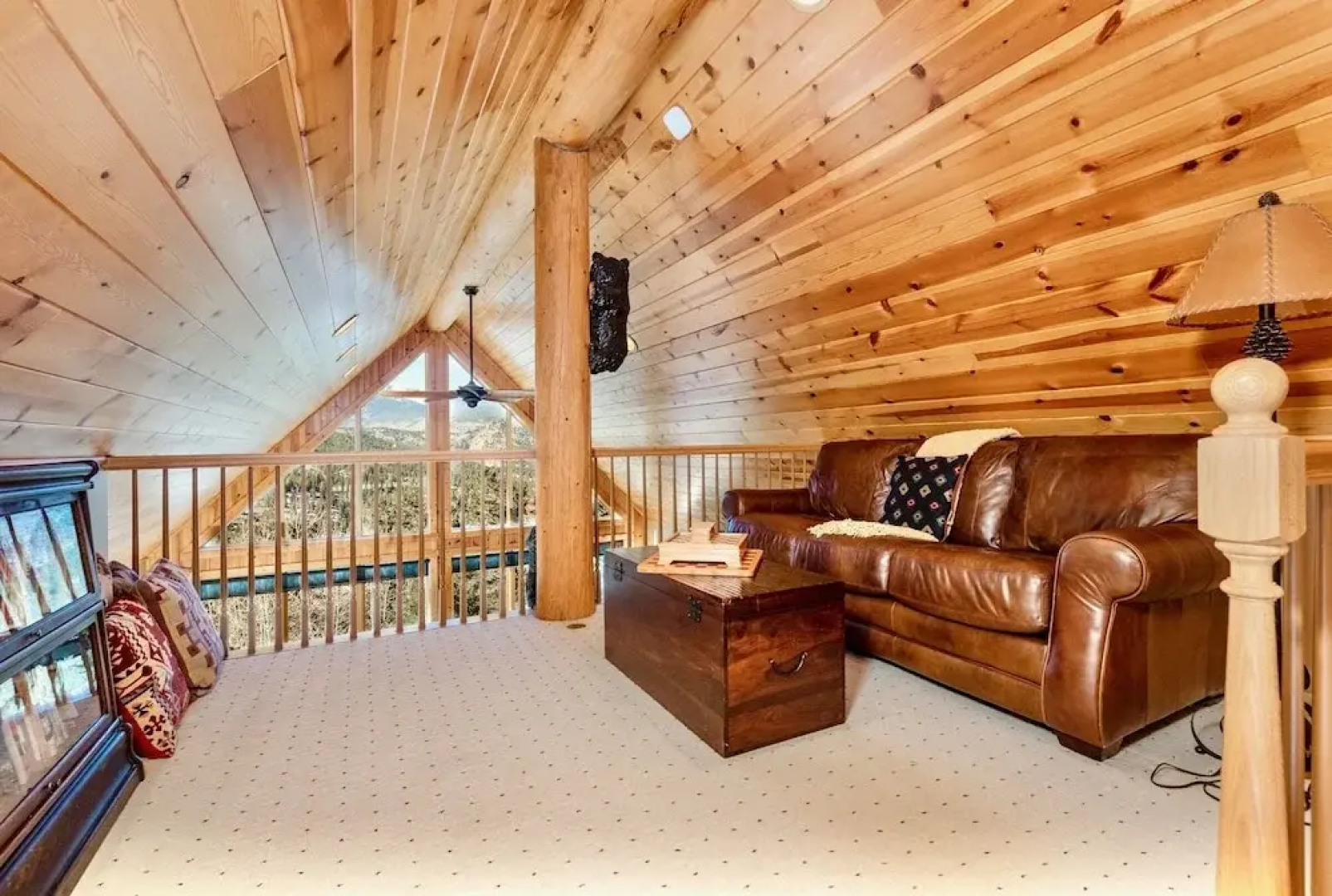 Awestruck Luxury Vacation  At Windcliff 3 Bedroom Home by RedAwning