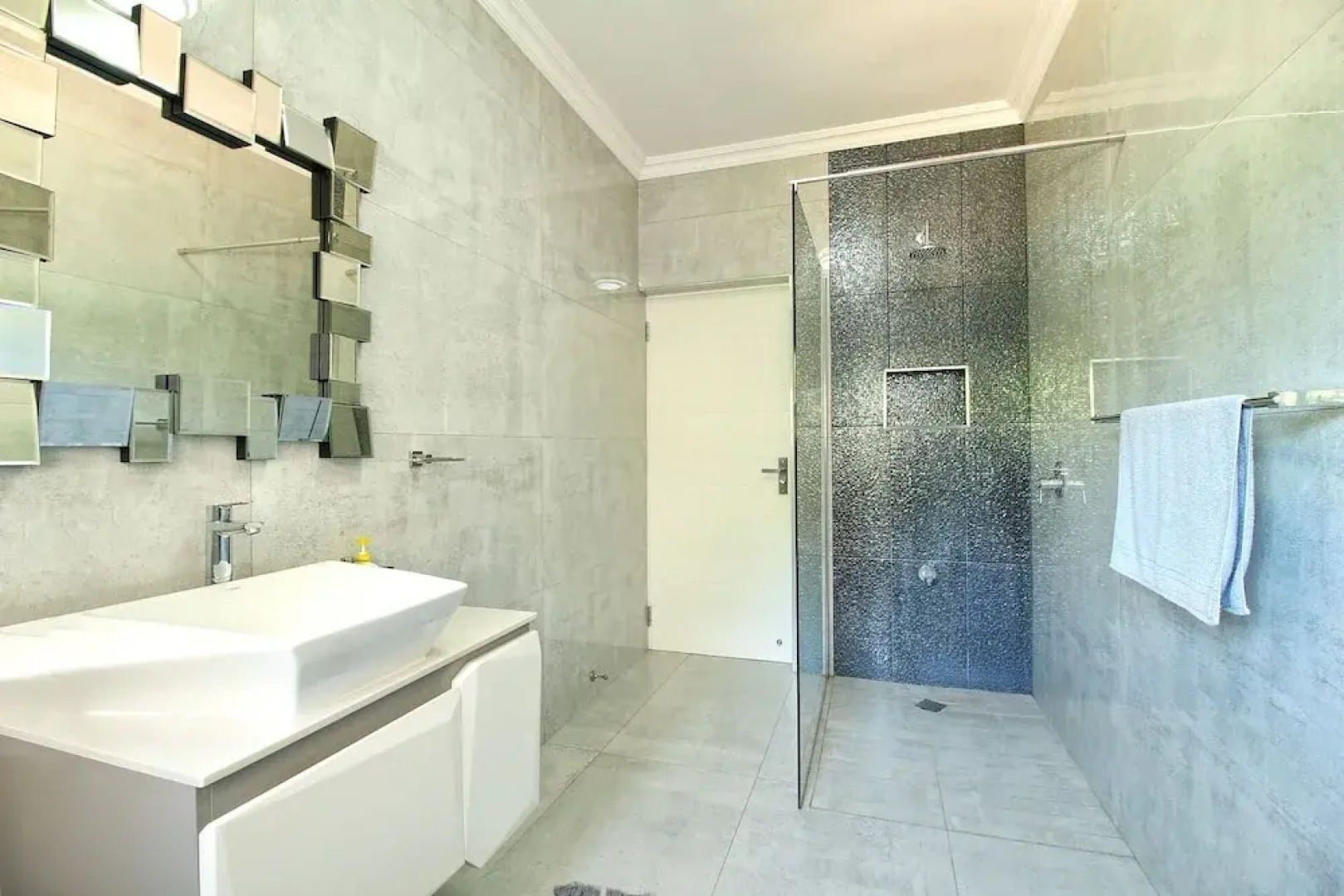 Caribbean Estate Deluxe