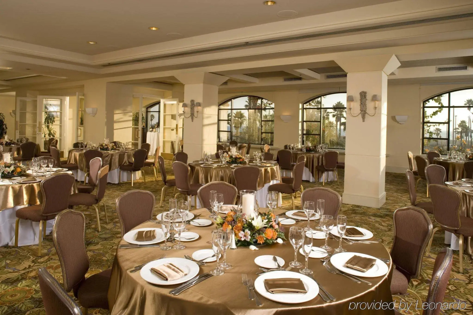 The Waterfront Beach Resort, A Hilton Hotel