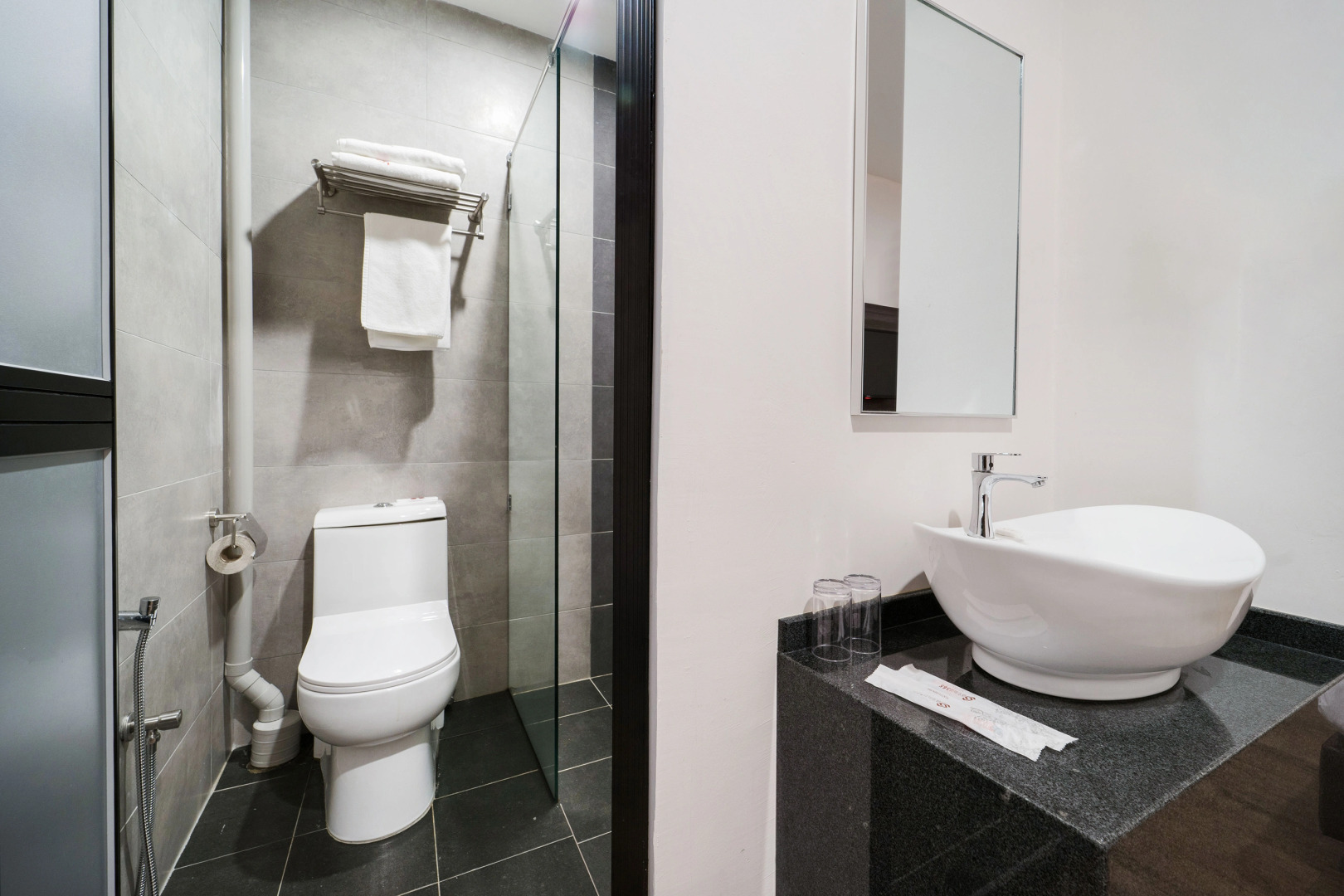 OYO 89386 Stay 365 Hotel