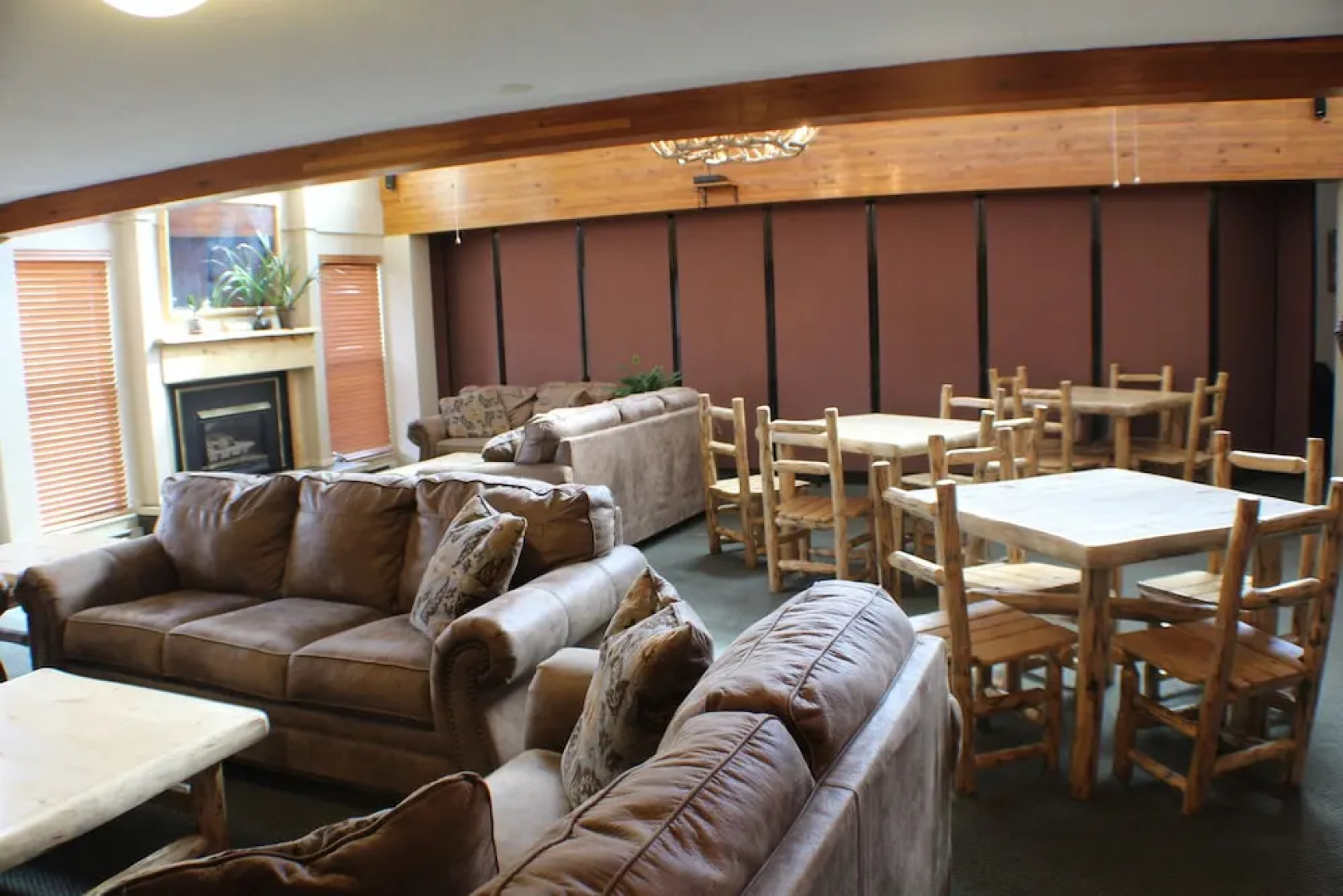 Chateaux Condominiums By Crested Butte Lodging