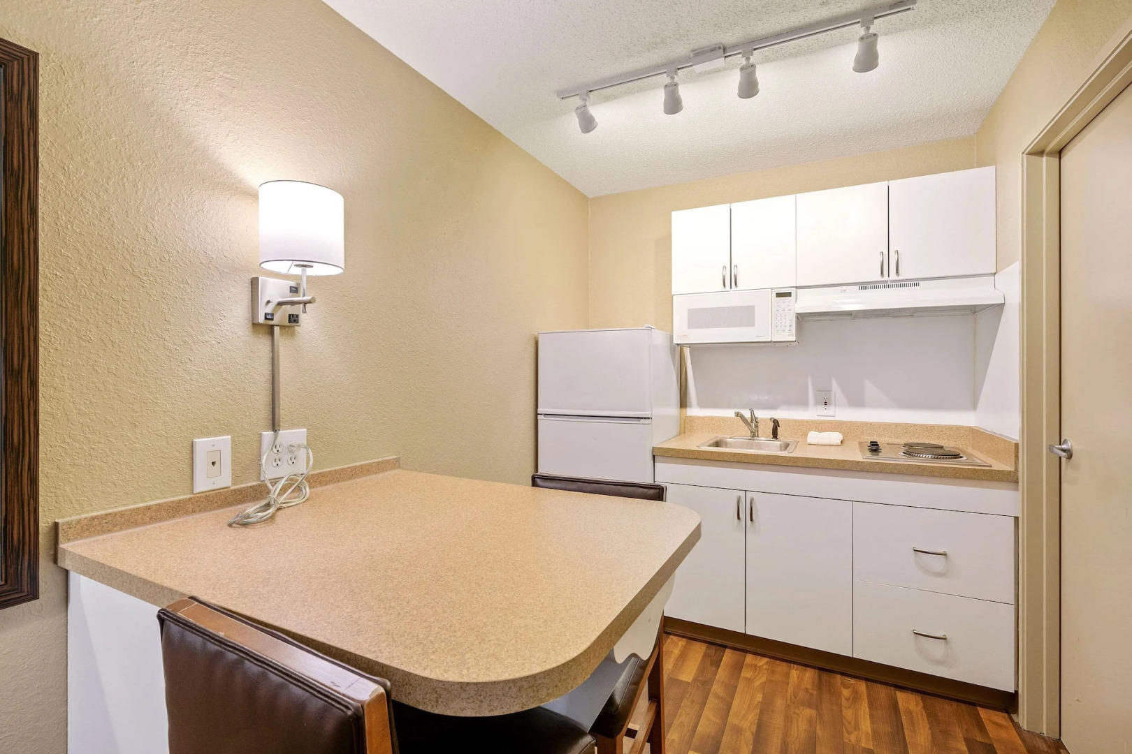 Extended Stay America Suites Washington DC Falls Church