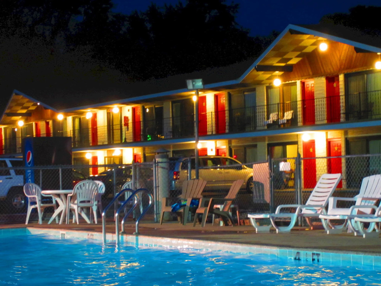 All Star Inn & Suites