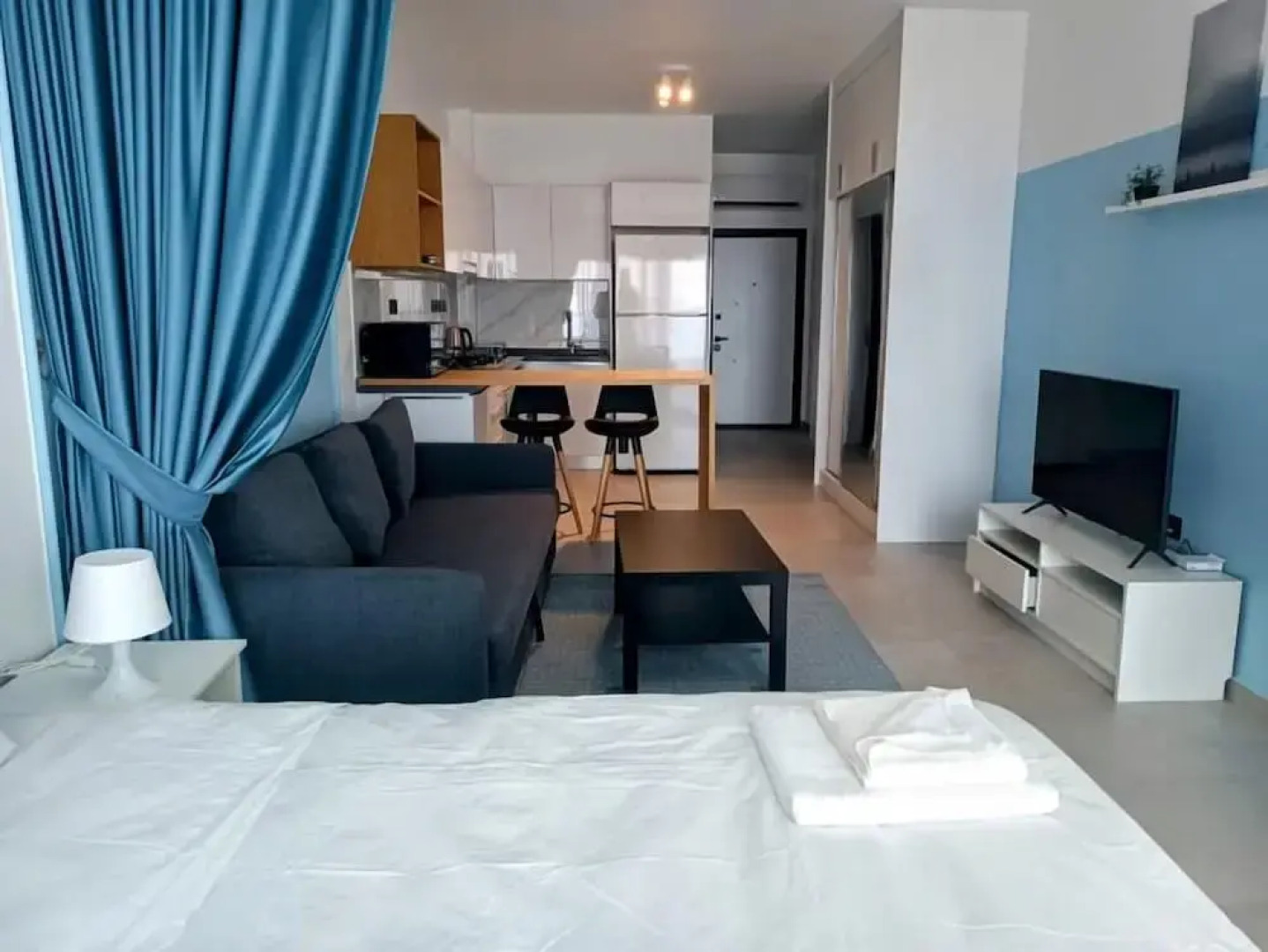 Azure Seaview Studio in Caesar Blue