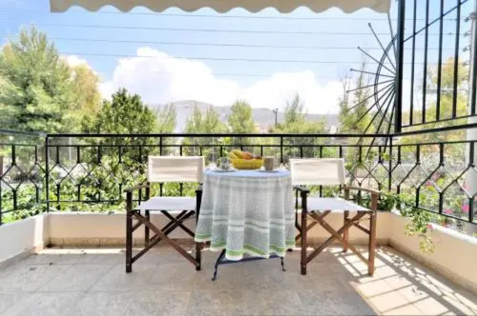 Kosta's Family House