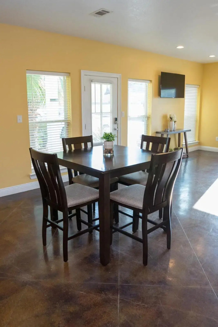 Gorgeous 3 Beds 2 Bath Home Perfect for Long Stays -E-