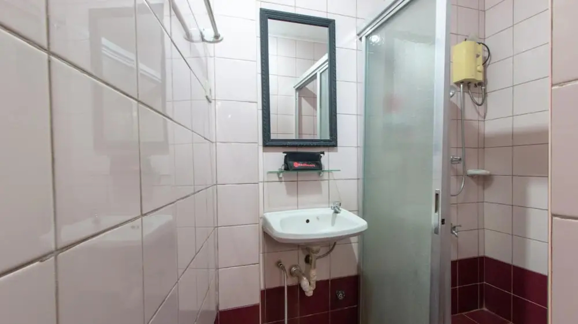 RedDoorz @ Downtown Tacloban