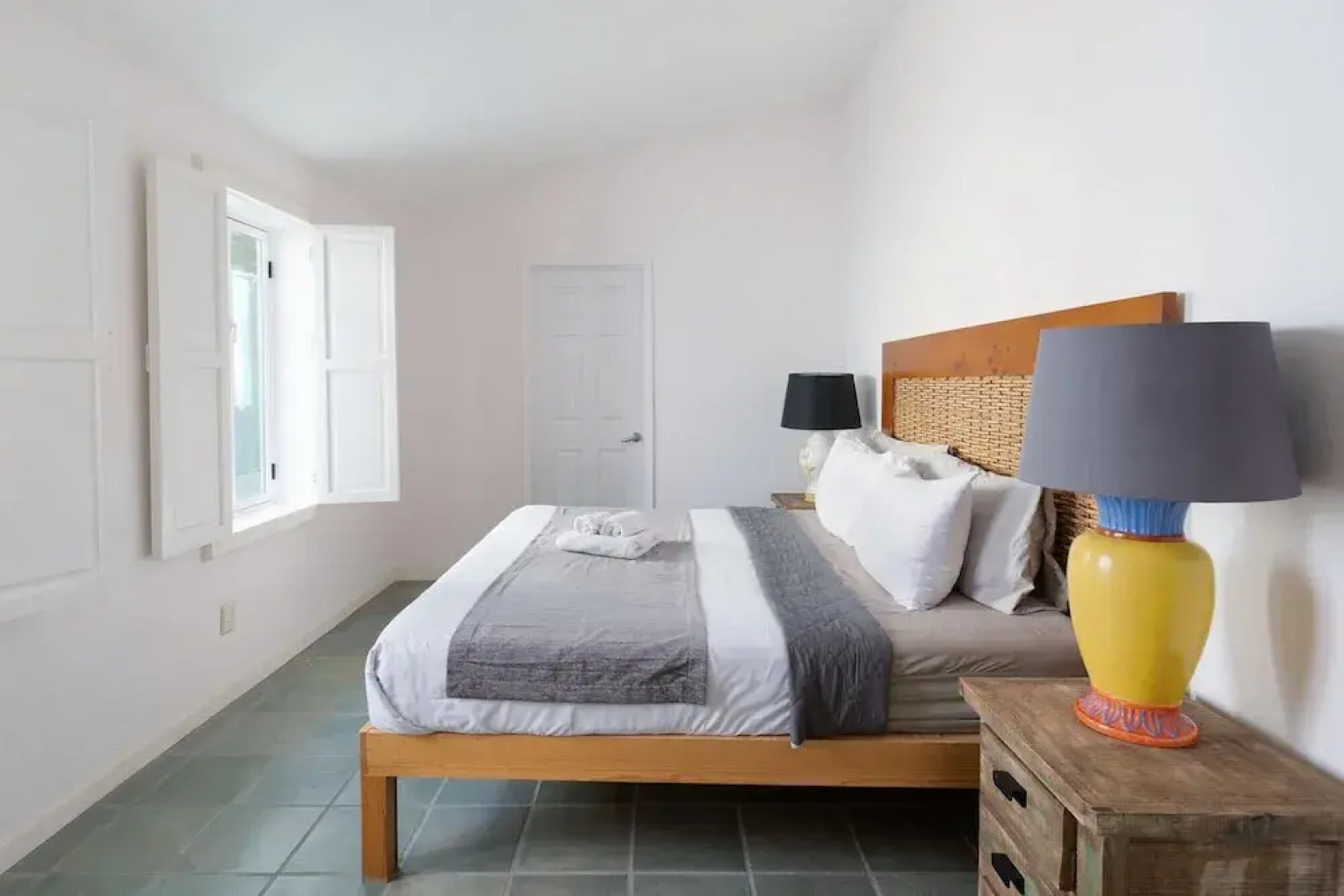 Casita del Lago Beautiful Lakefront Property One Step Away From the Melacon