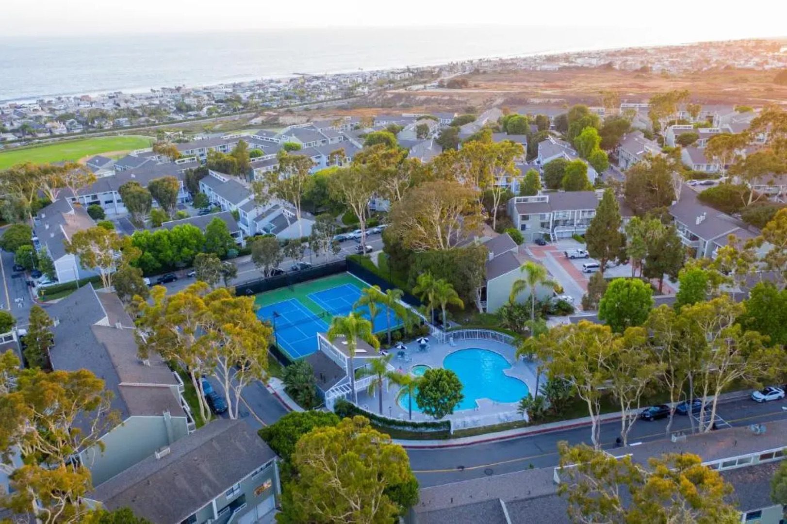 Ocean view AC heated Pool jacuzzi Tennis bikesPool table foosball bikes