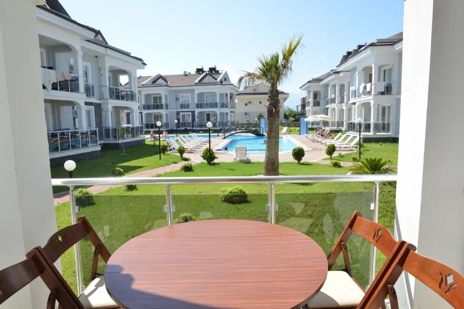 Lighthouse Legend Aparts